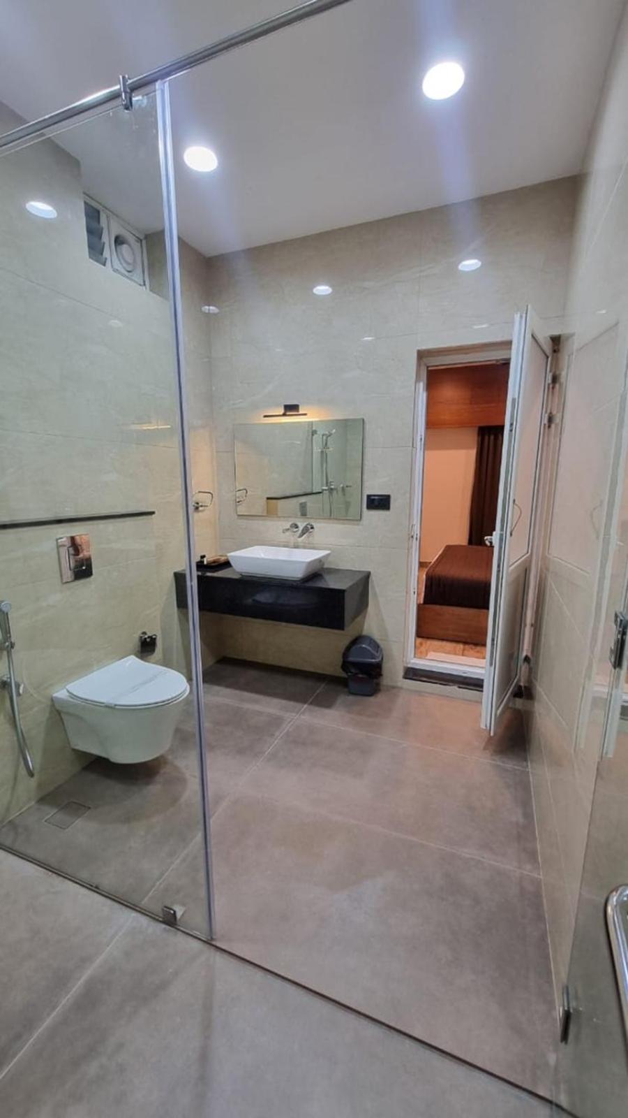 Suite with Mountain View - Photo 7