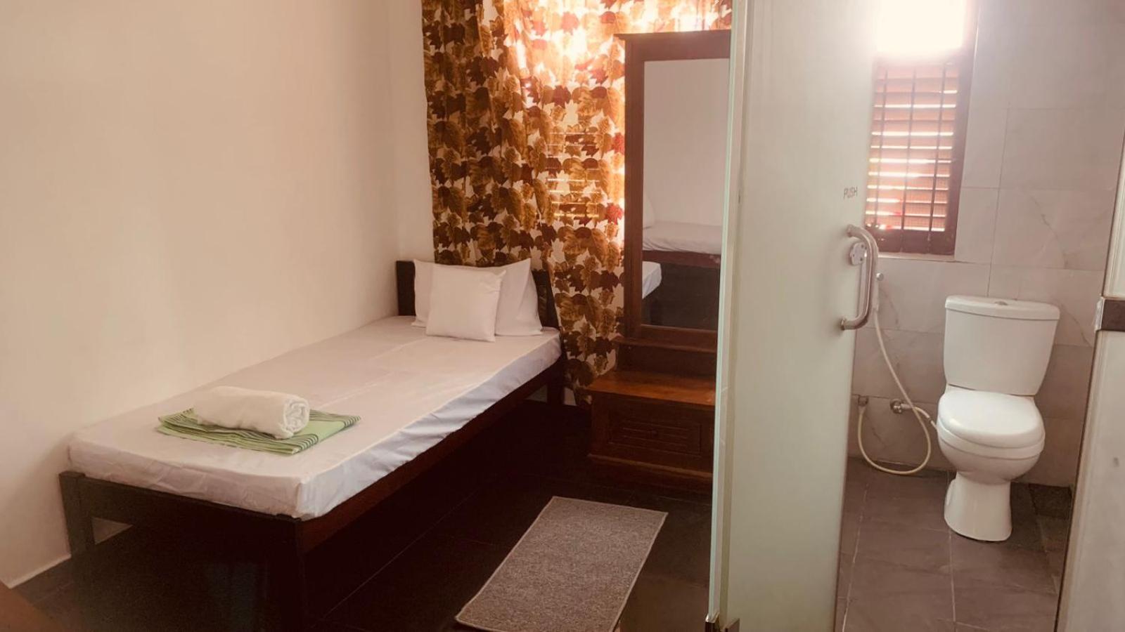 Budget Twin Room photo 2