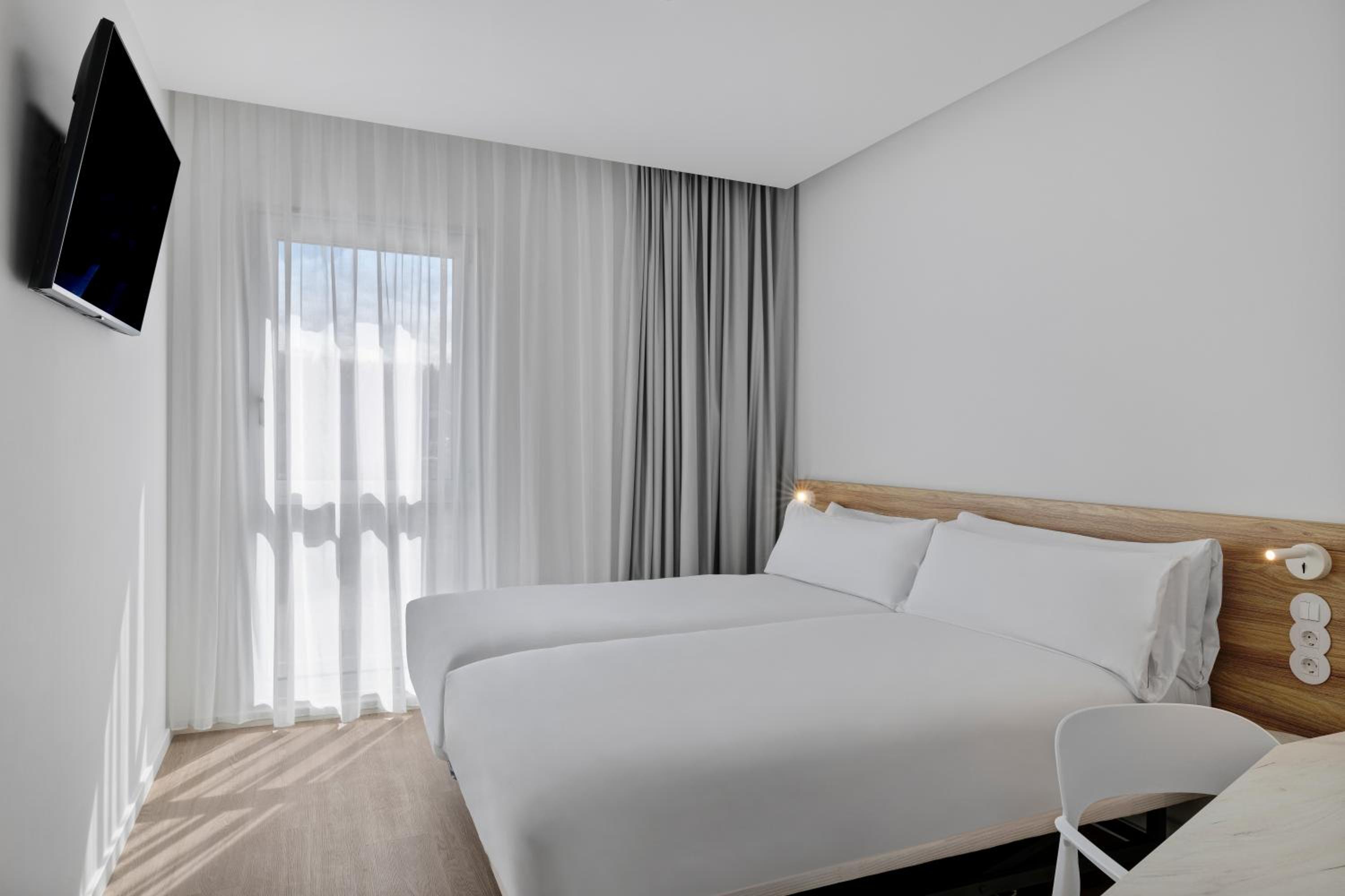 Twin Room - Photo 4