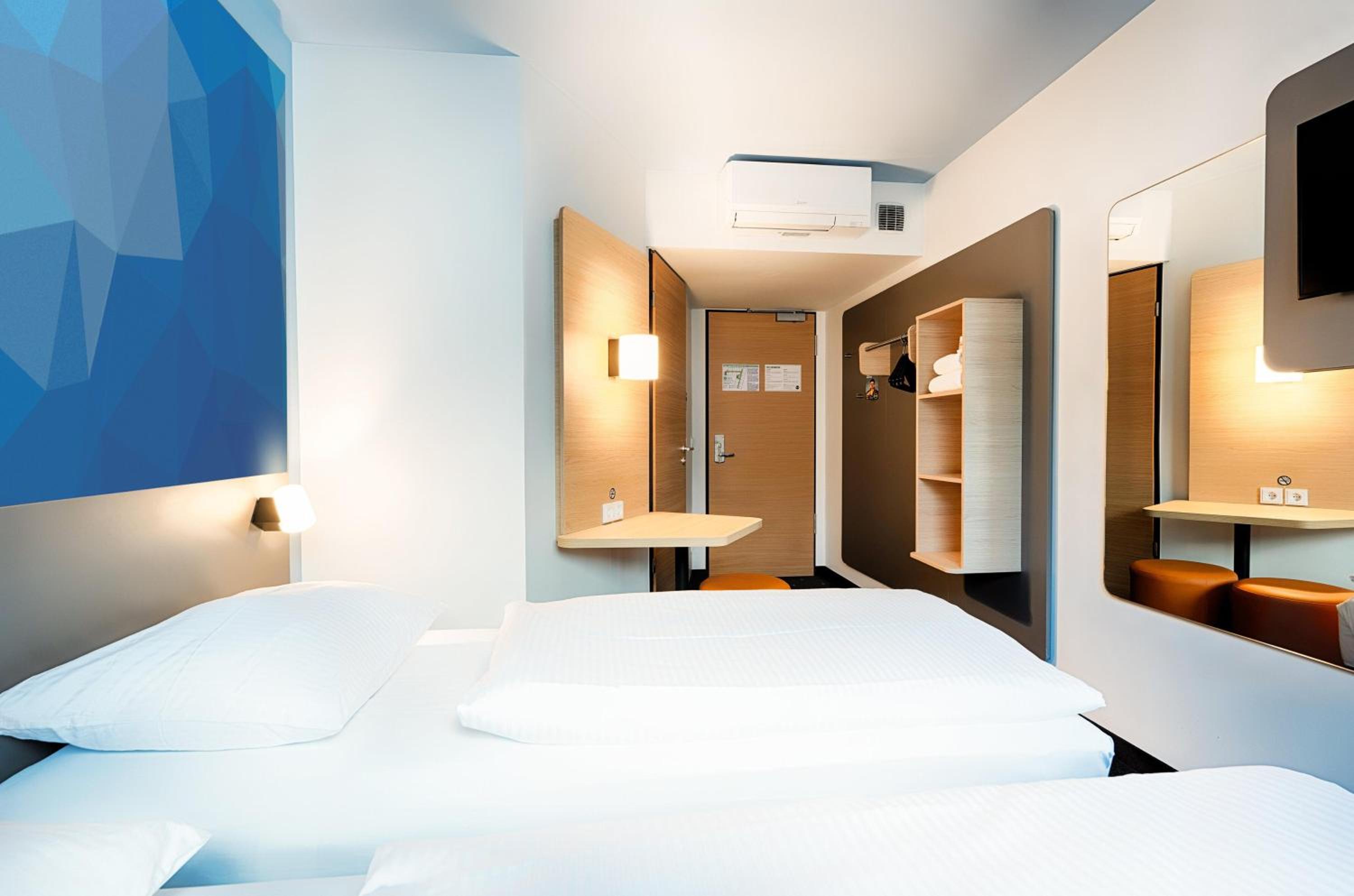 Twin Room - Photo 1
