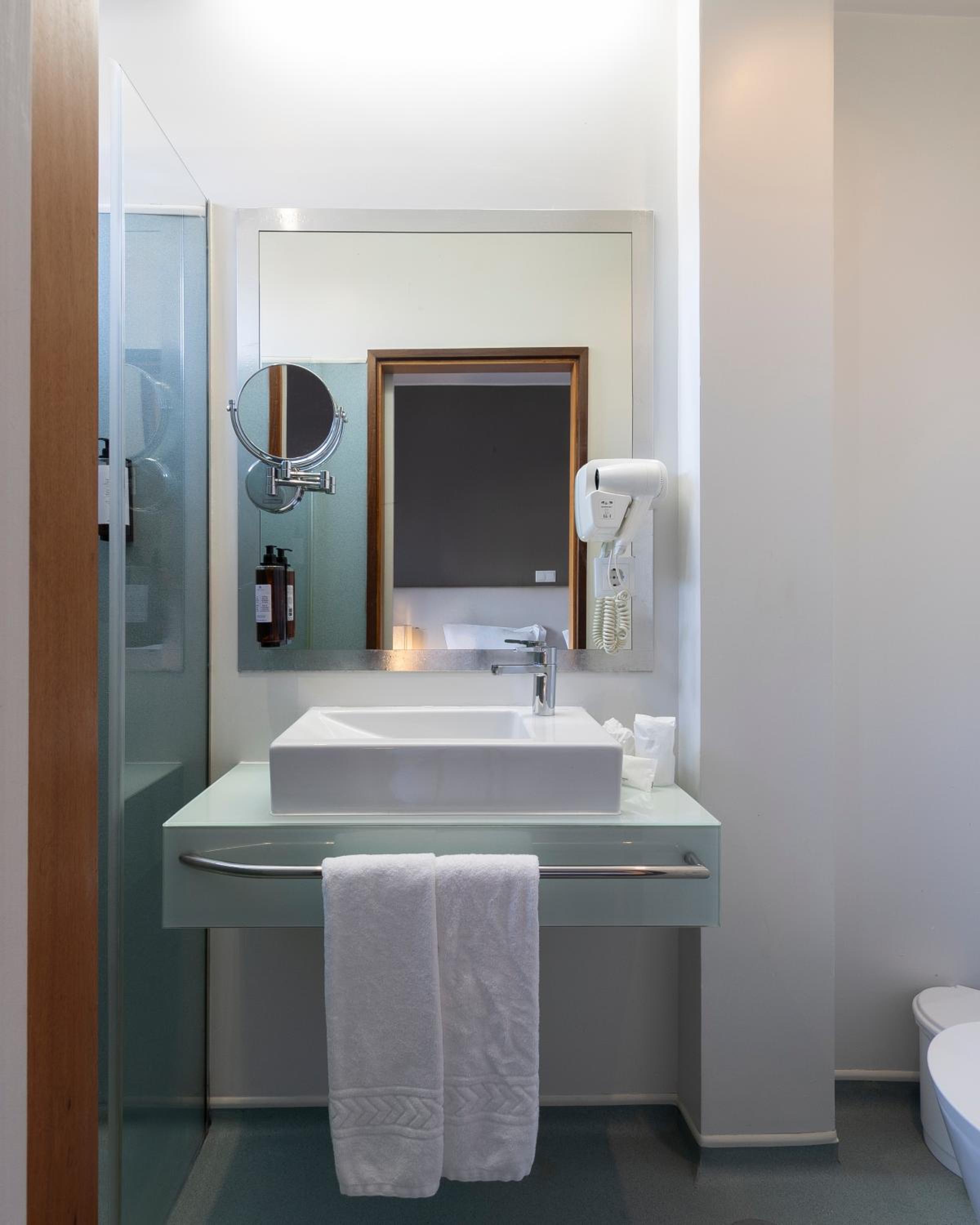 Classic Double Room - Photo 7