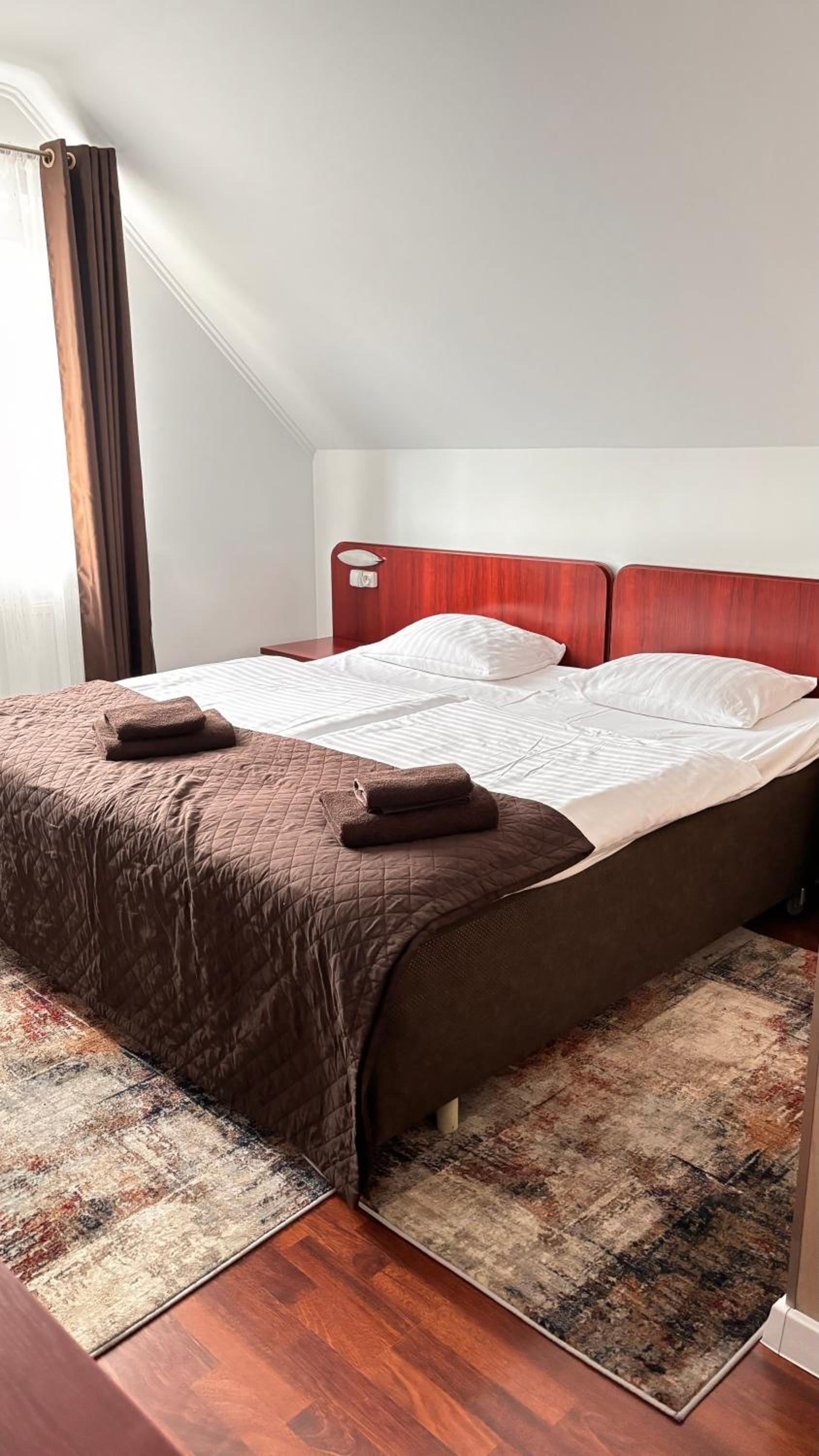 Twin Room - Photo 4