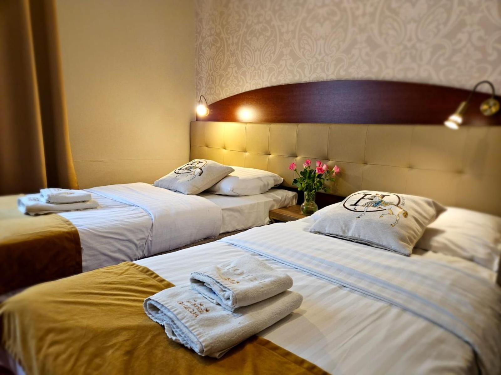 Standard Twin Room with Sofa - Photo 2