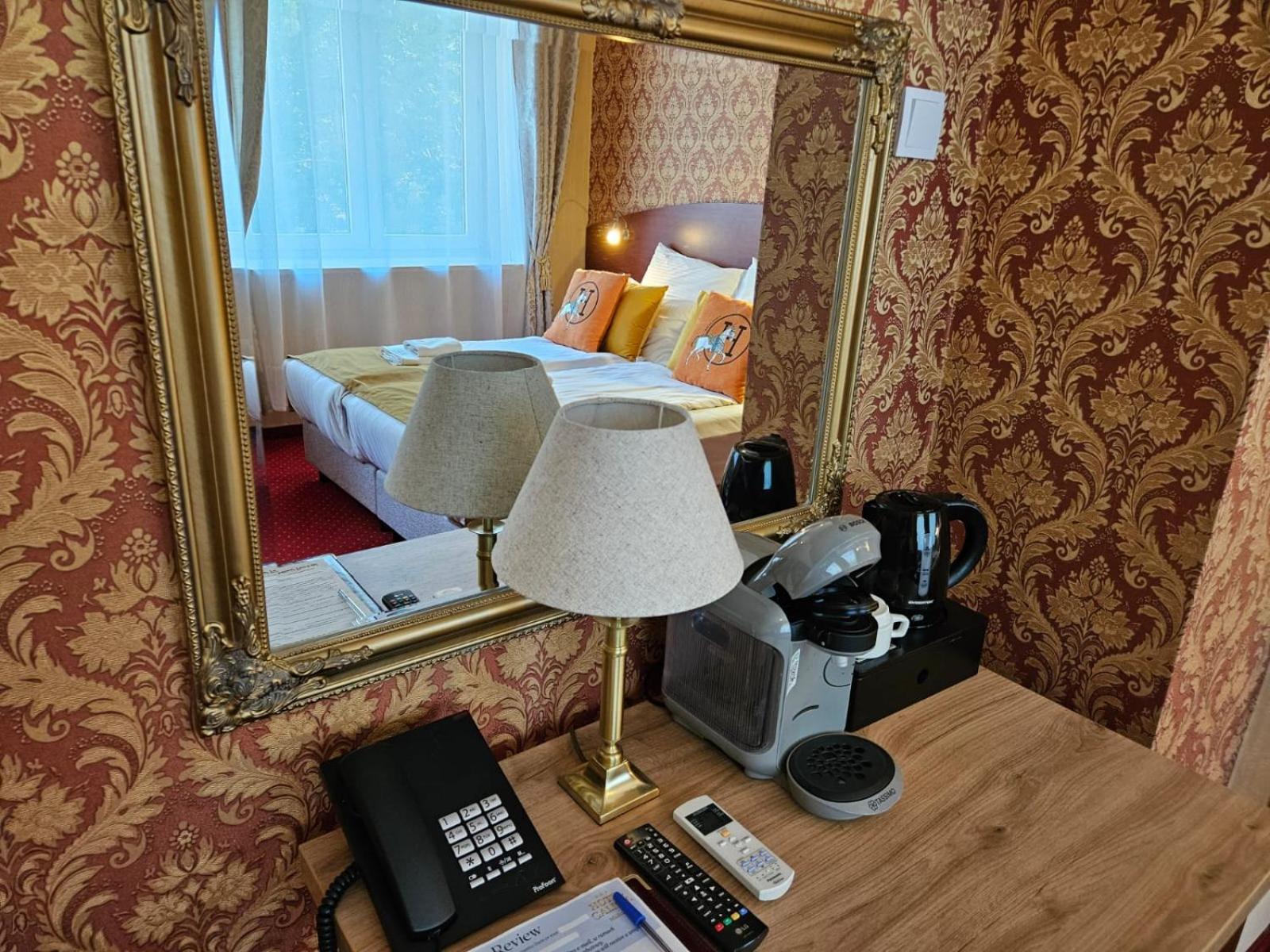 Deluxe Double Room - Photo 23