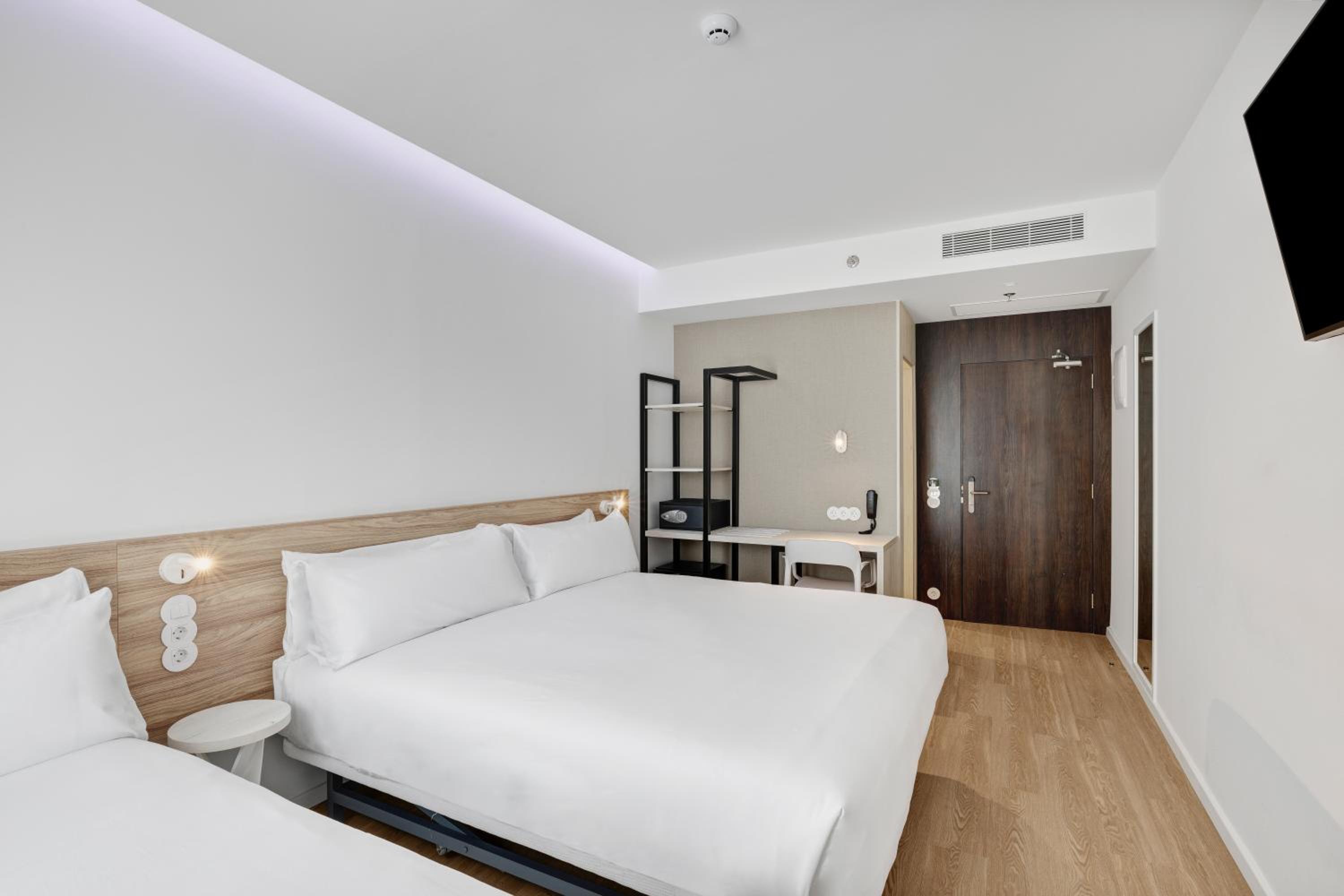 Triple Room - Photo 2