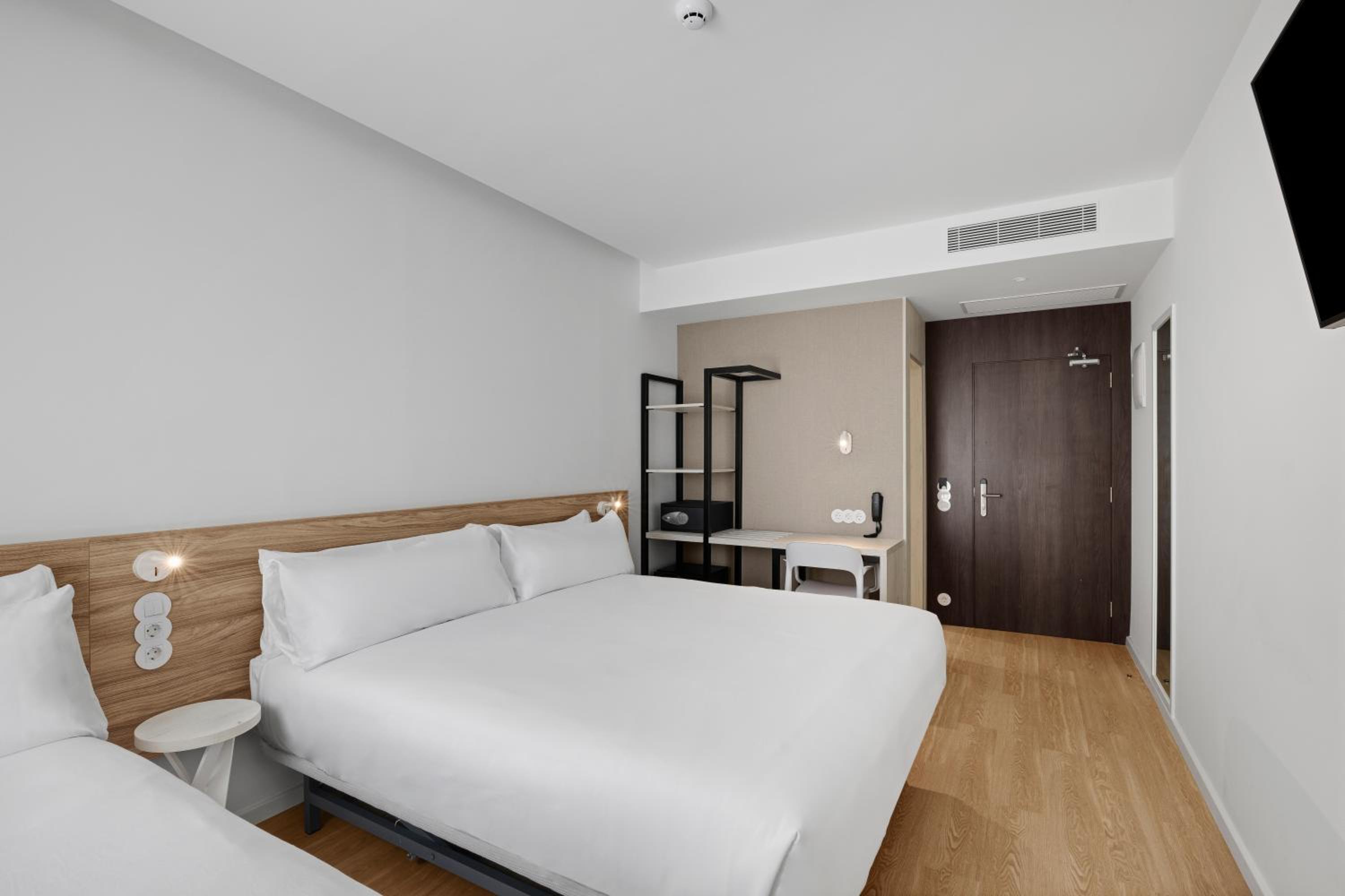 Triple Room - Photo 1