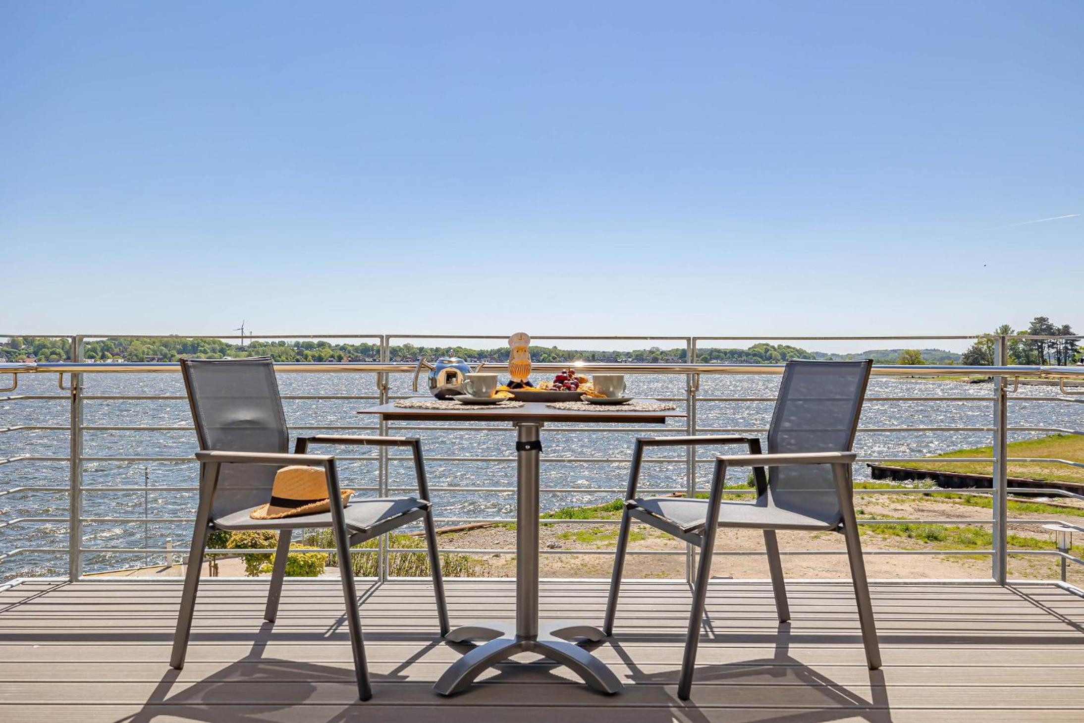 Apartment with Sea View photo 2