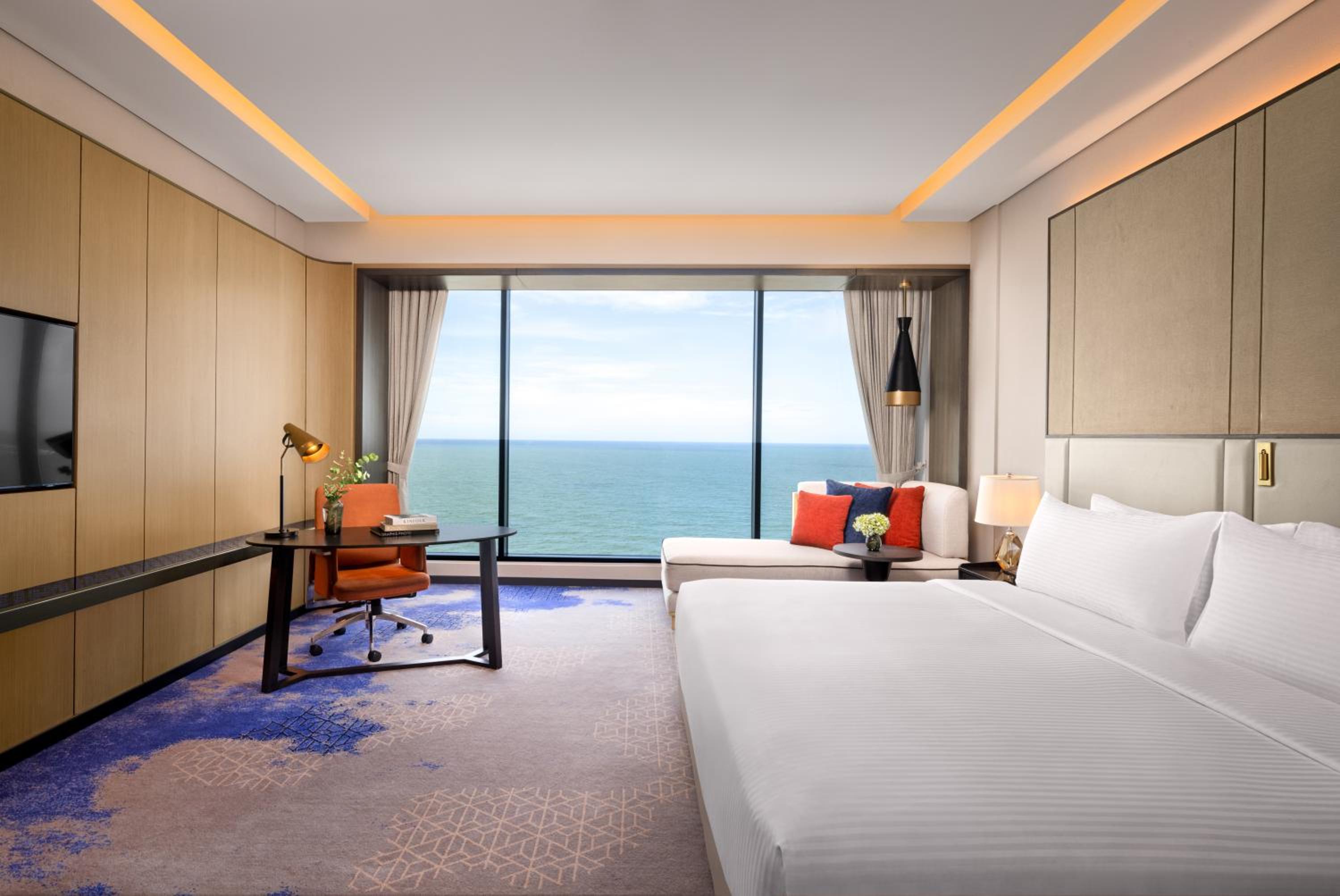 Deluxe Ocean View King - Photo 2