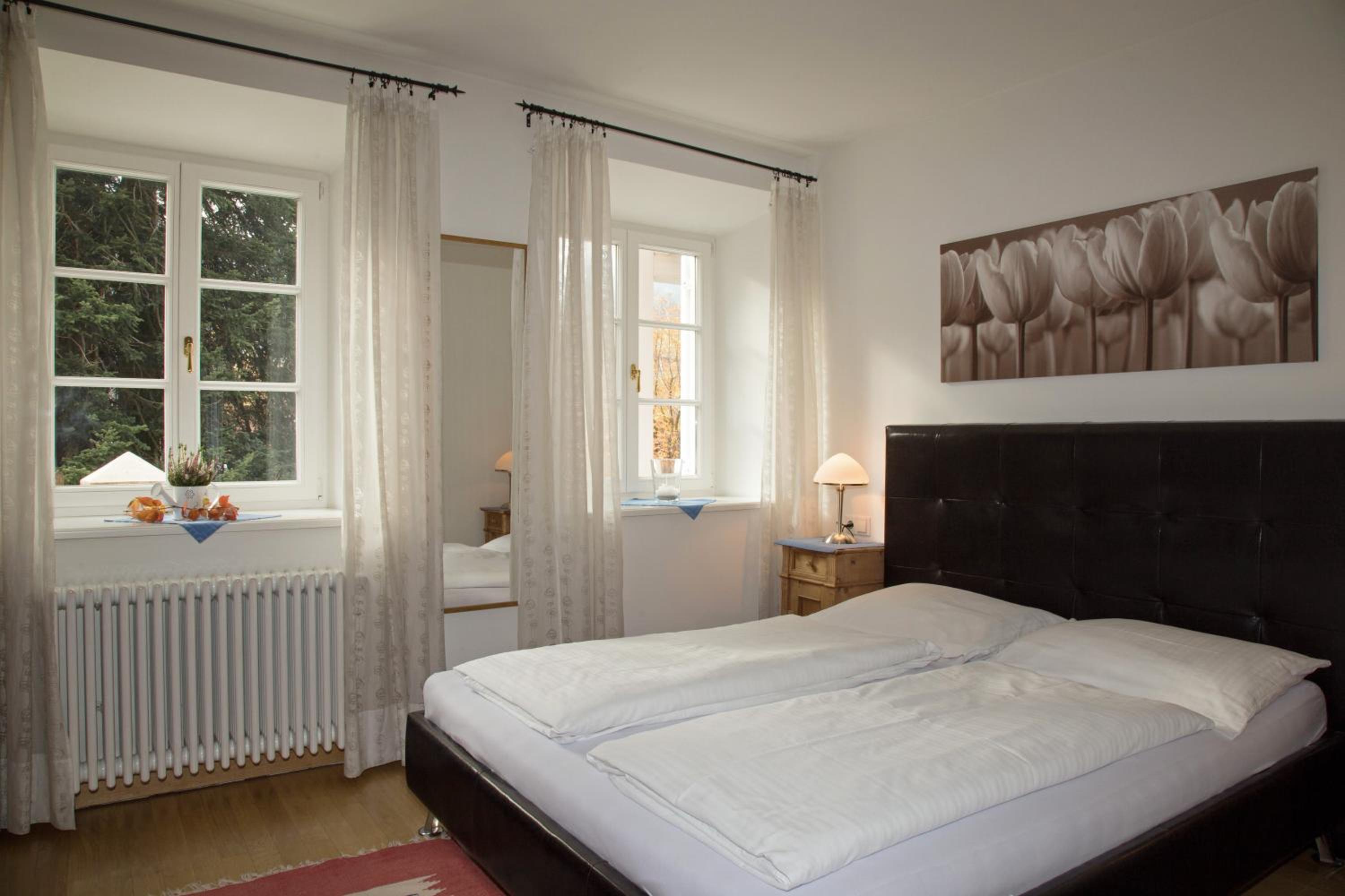 One-Bedroom Apartment with Garden View