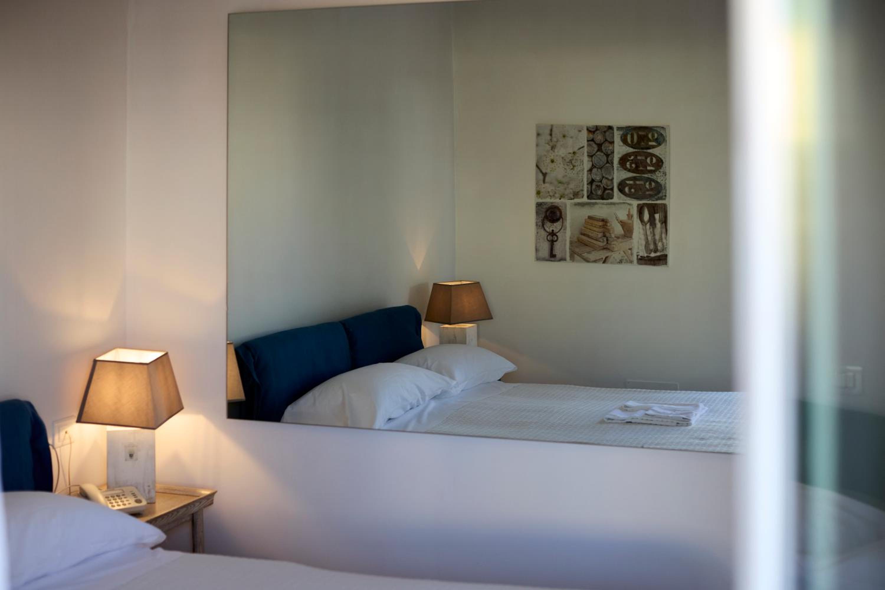 Basic Double Room photo 2