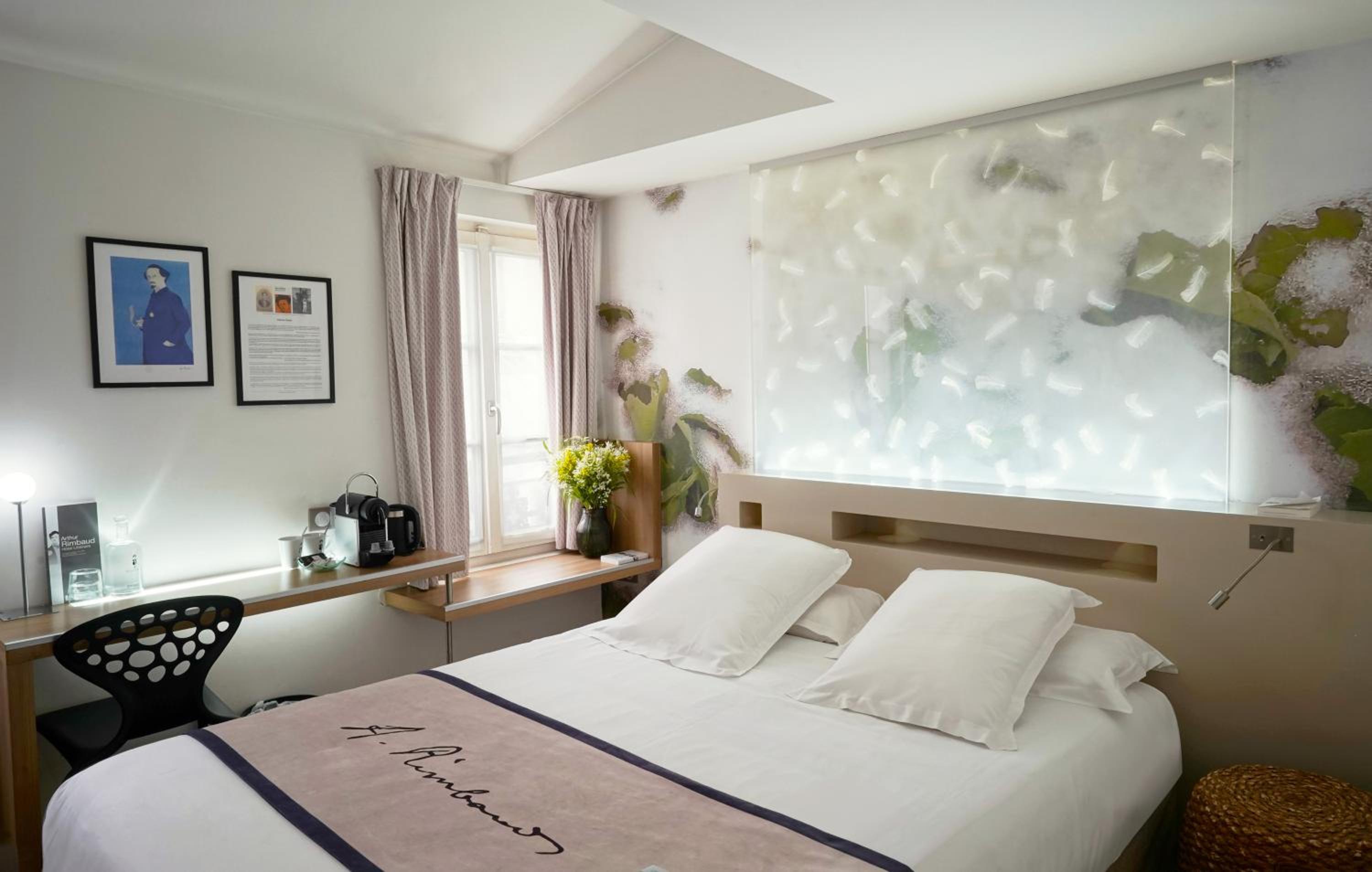 Classic King Room with One King Bed and One Single Bed - Non-Smoking photo 3
