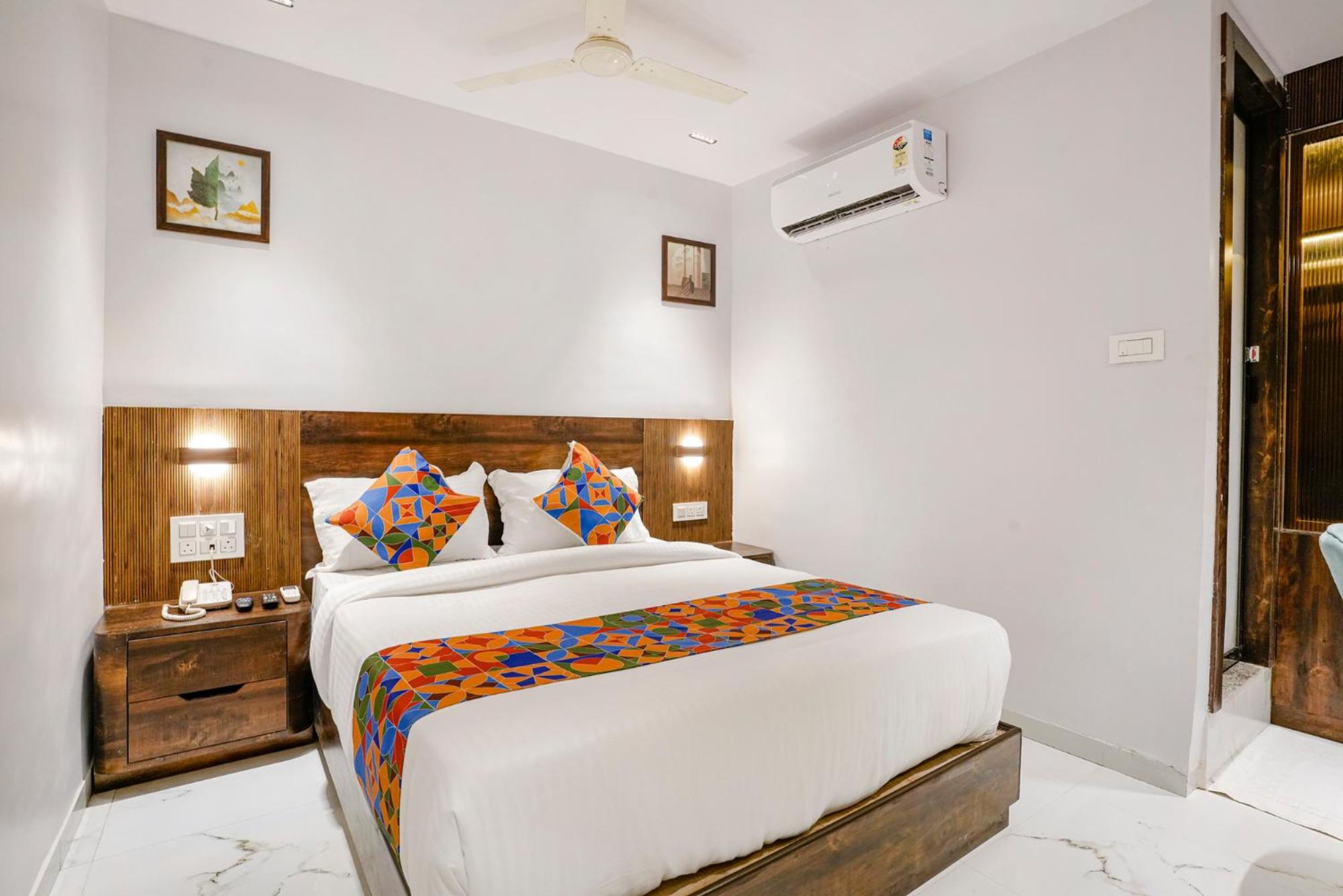 Deluxe Room - Photo 1
