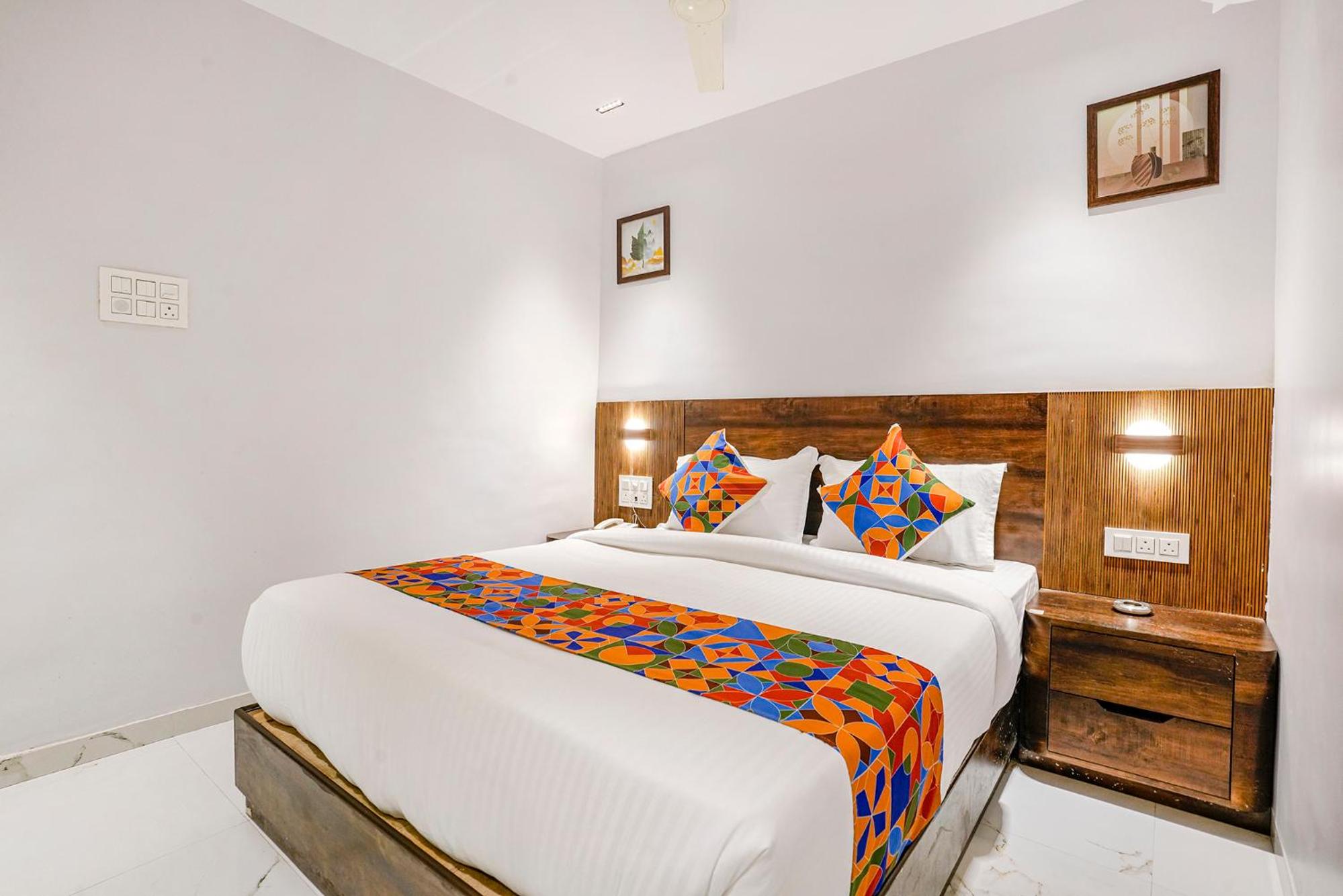 Deluxe Room - Photo 3