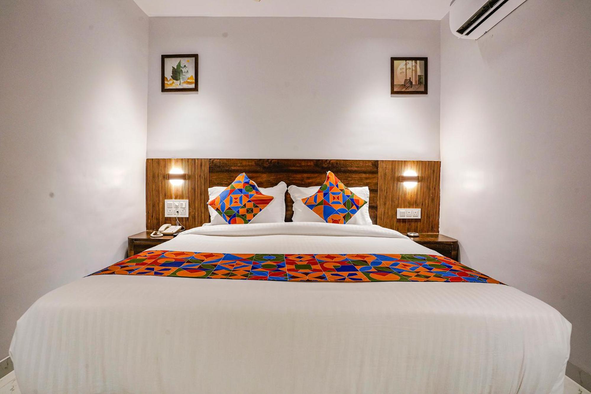 Deluxe Room - Photo 4