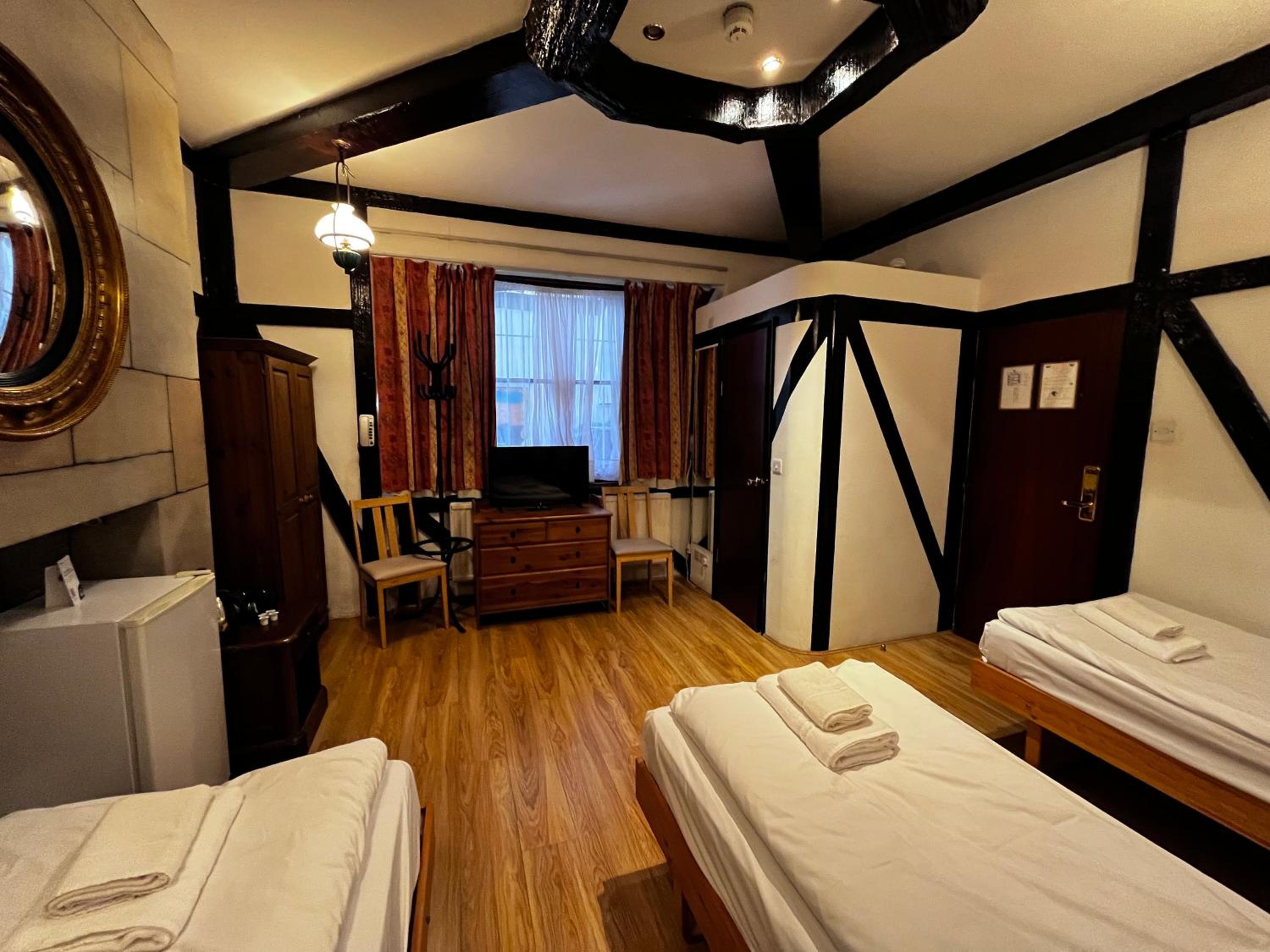 Triple Room photo 2