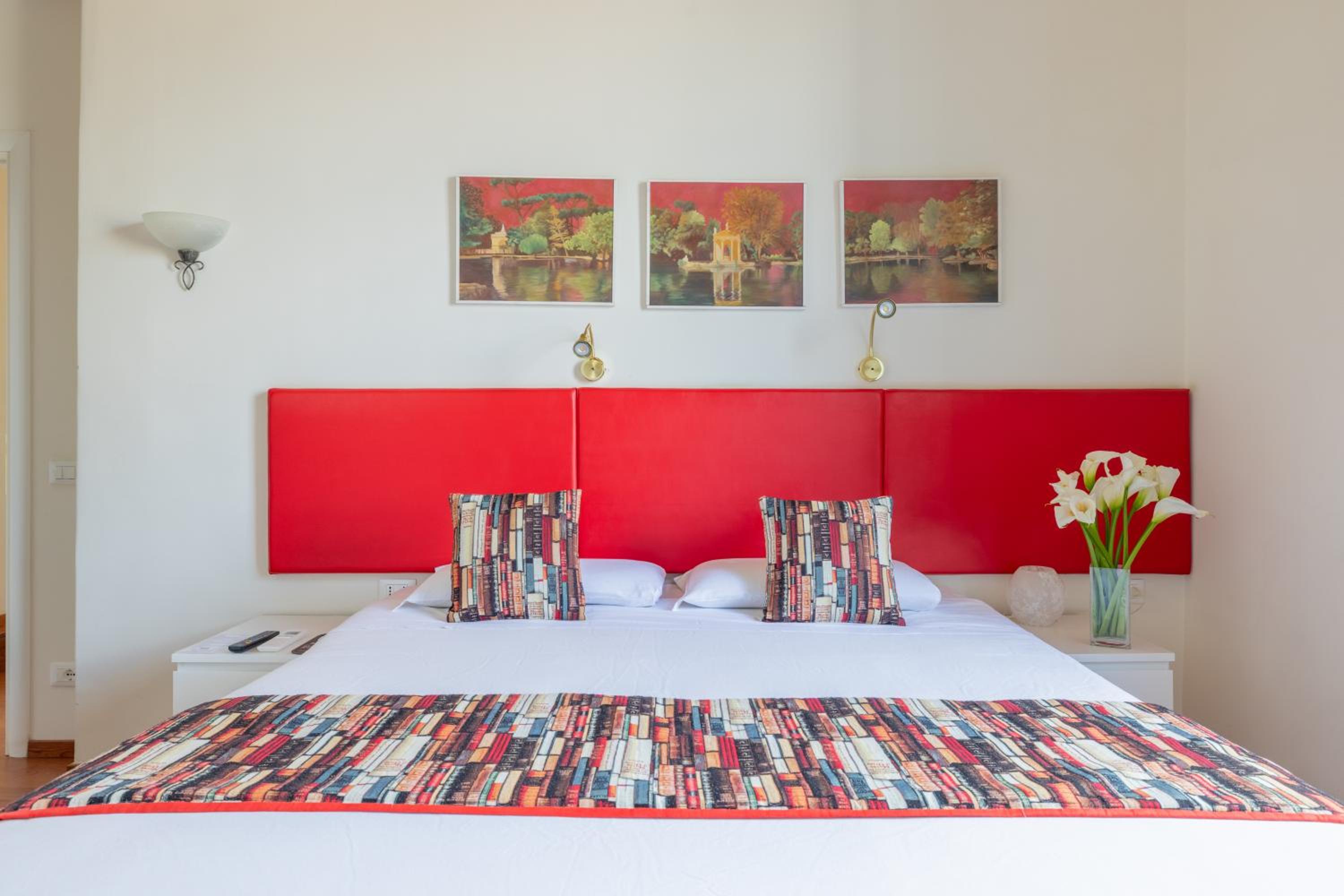 Deluxe Double or Twin Room with City View photo 3
