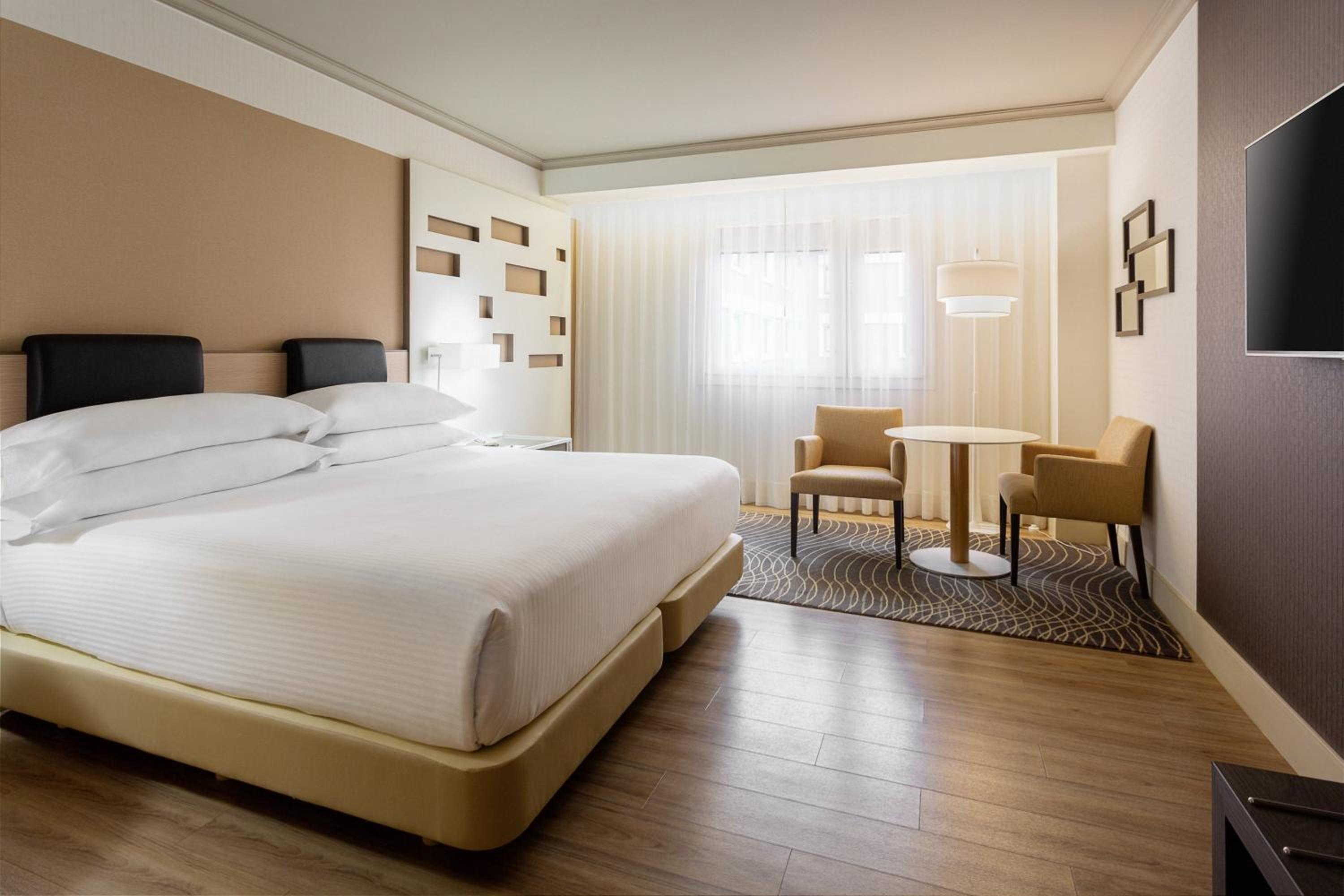 Premium King Room