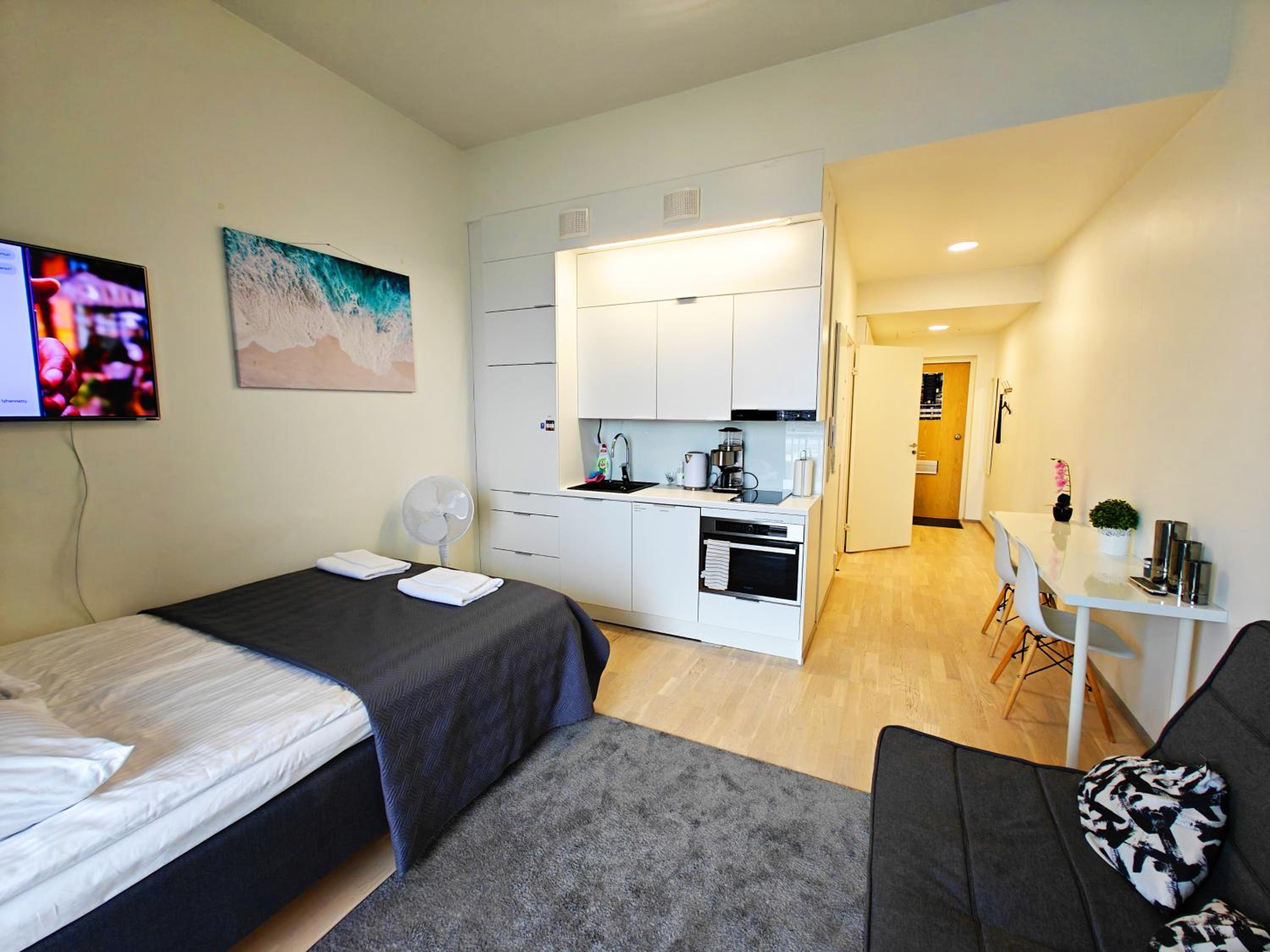 One-Bedroom Apartment - Photo 3