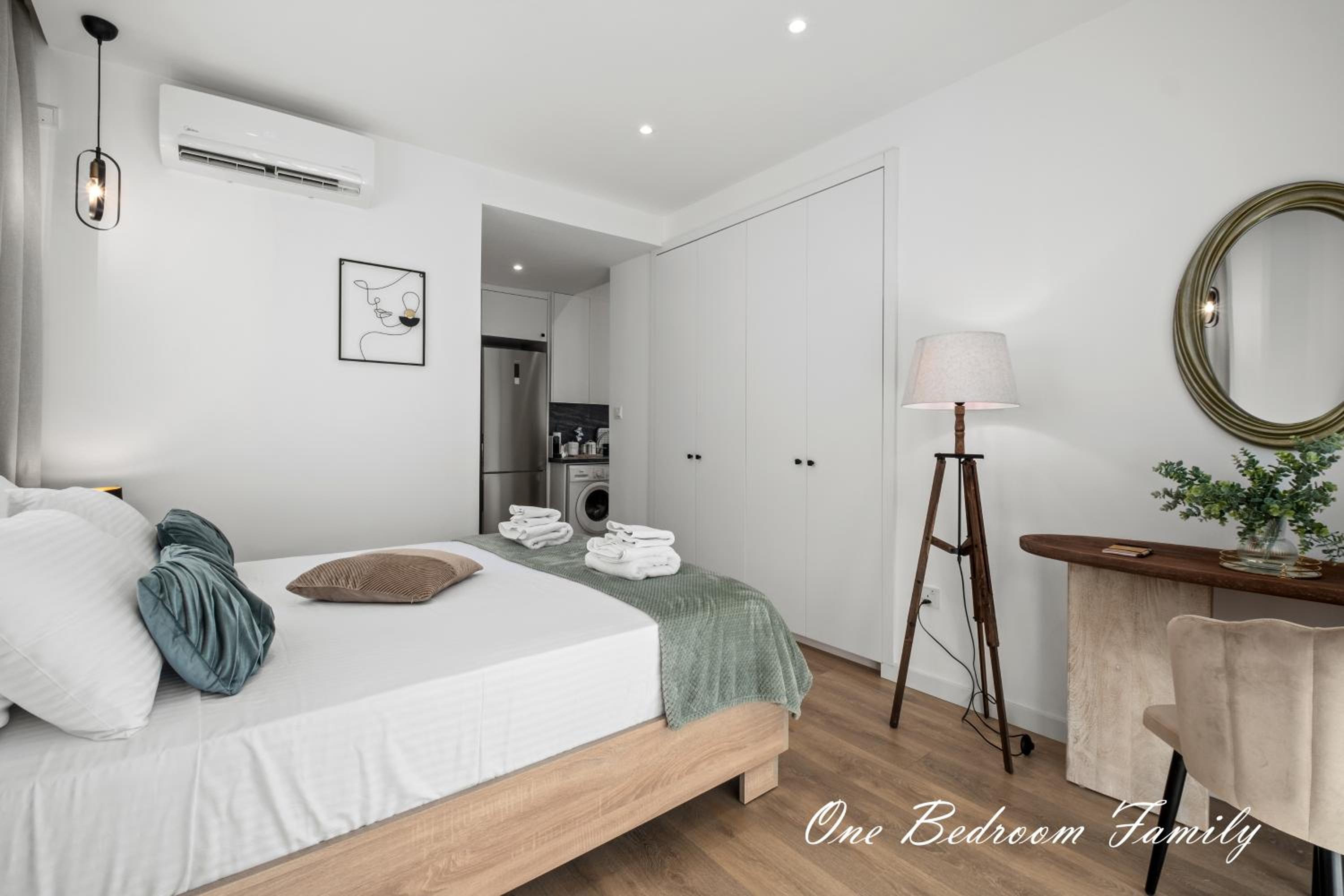 One-Bedroom Family Apartment with balcony photo 2