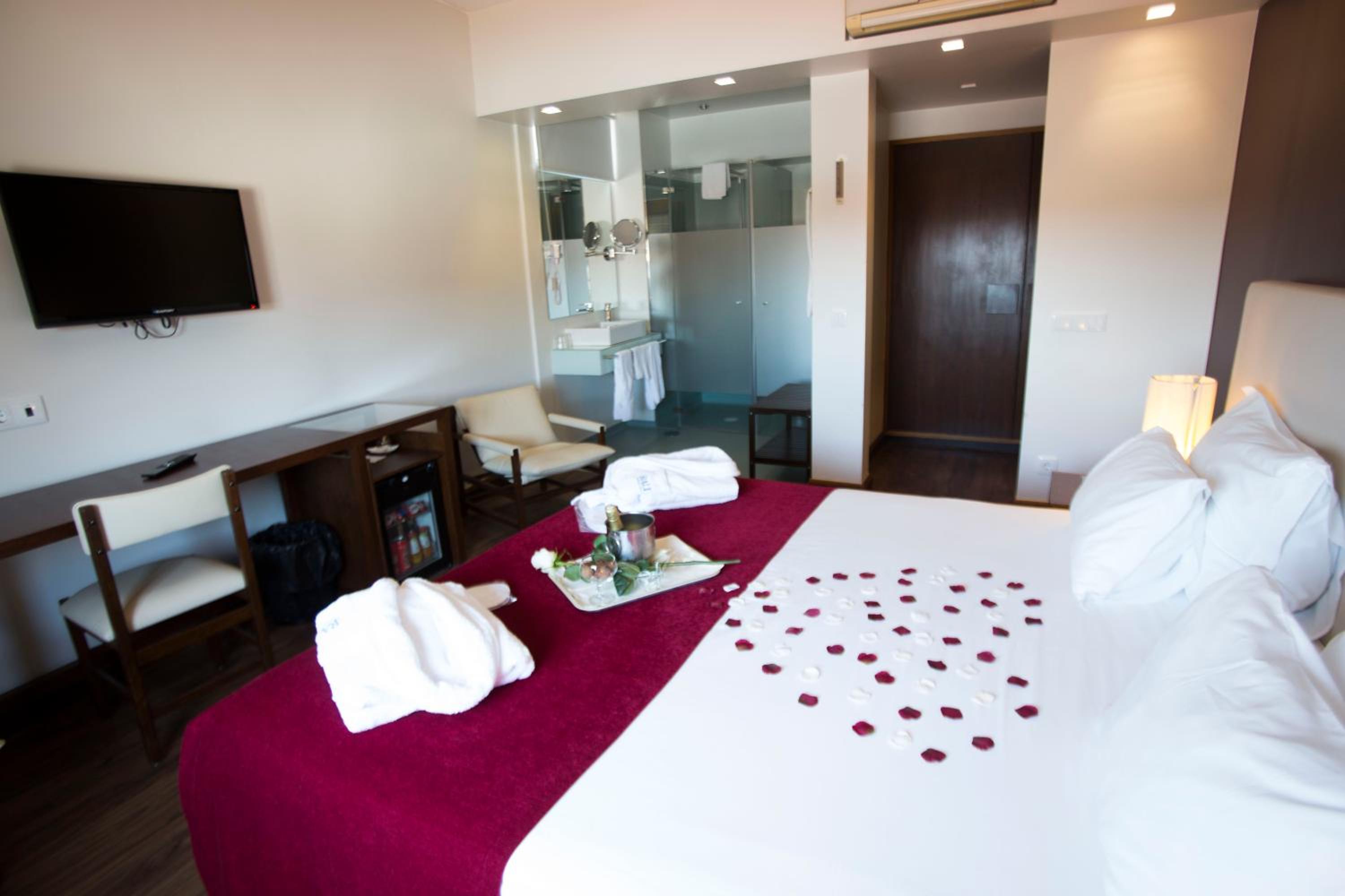Double Room With Romantic Package  photo 2