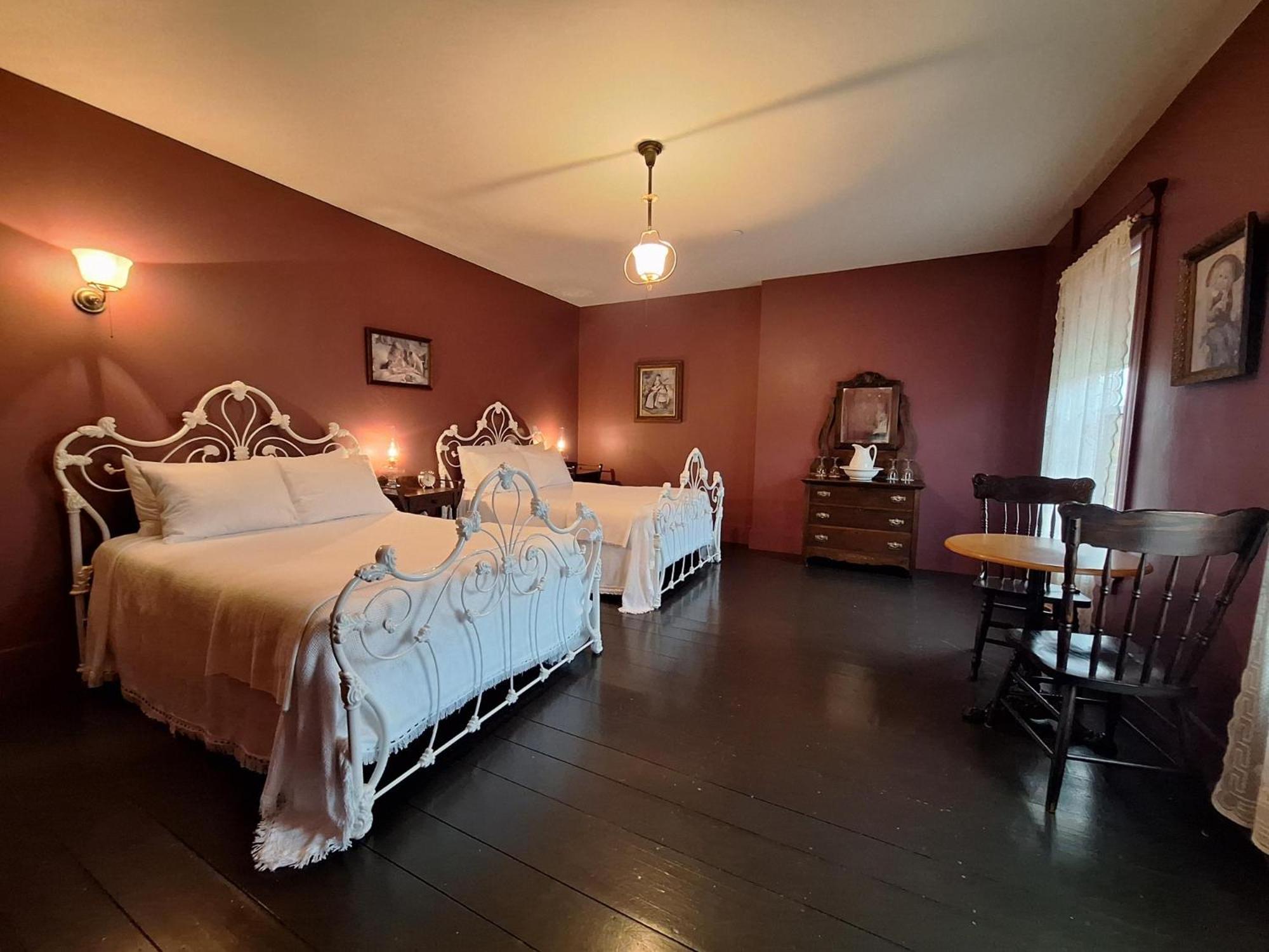 Double Room with Private External Bathroom
