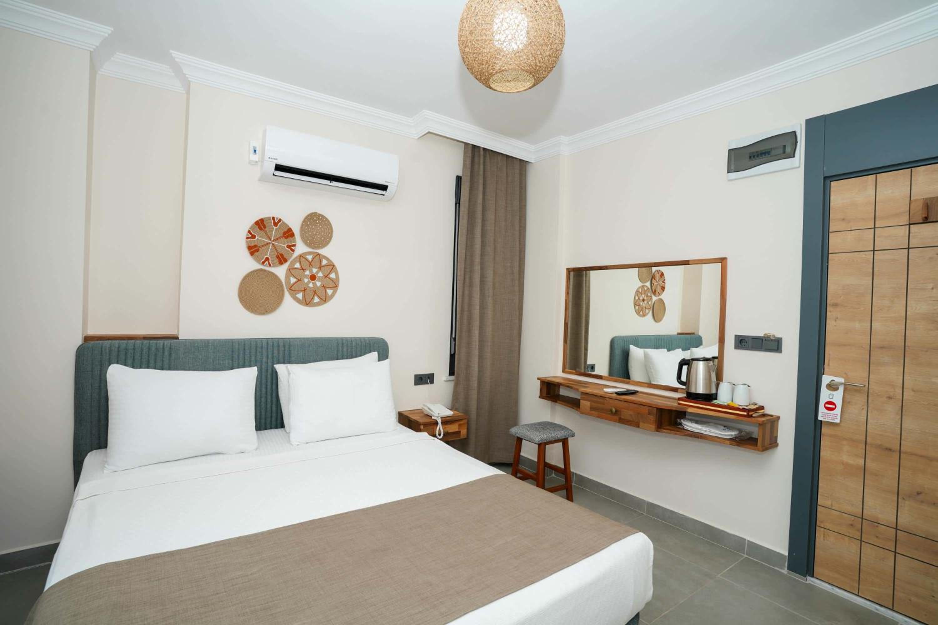 Standard Double Room - Photo 4