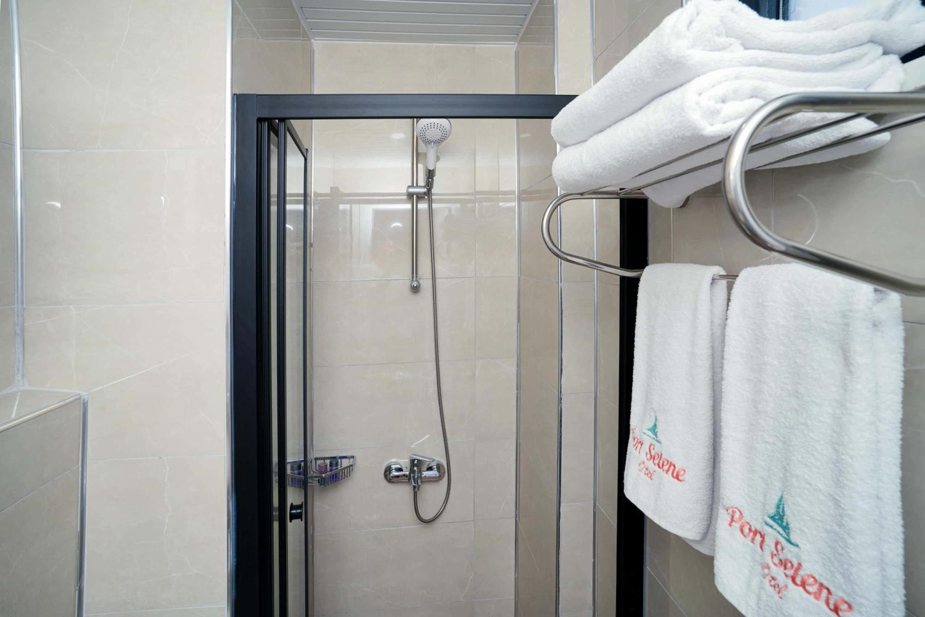 Standard Double Room - Photo 21