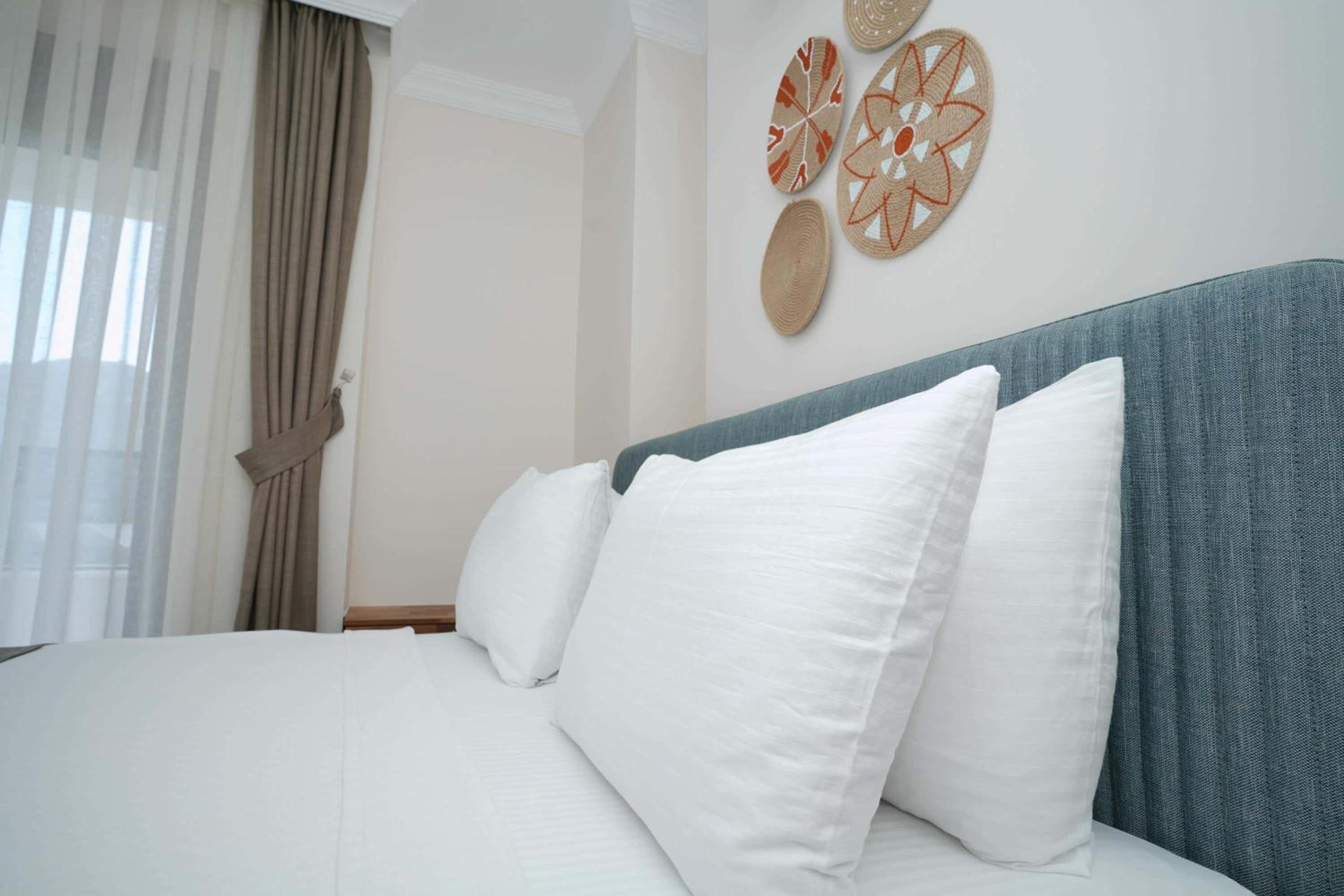 Suite - Photo 19
