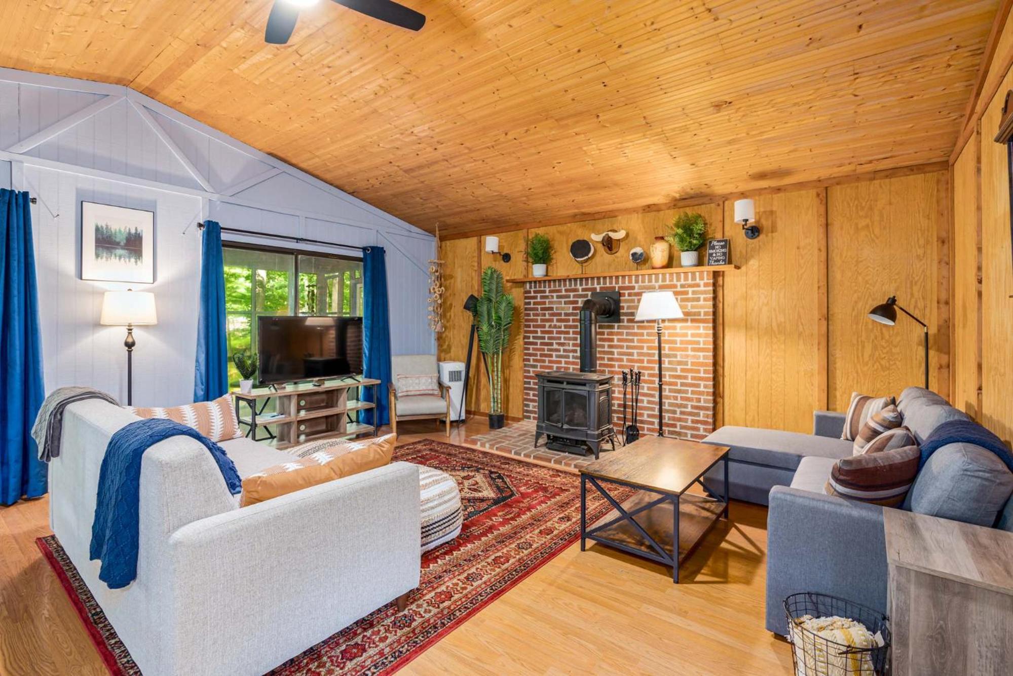 Family Room photo 1