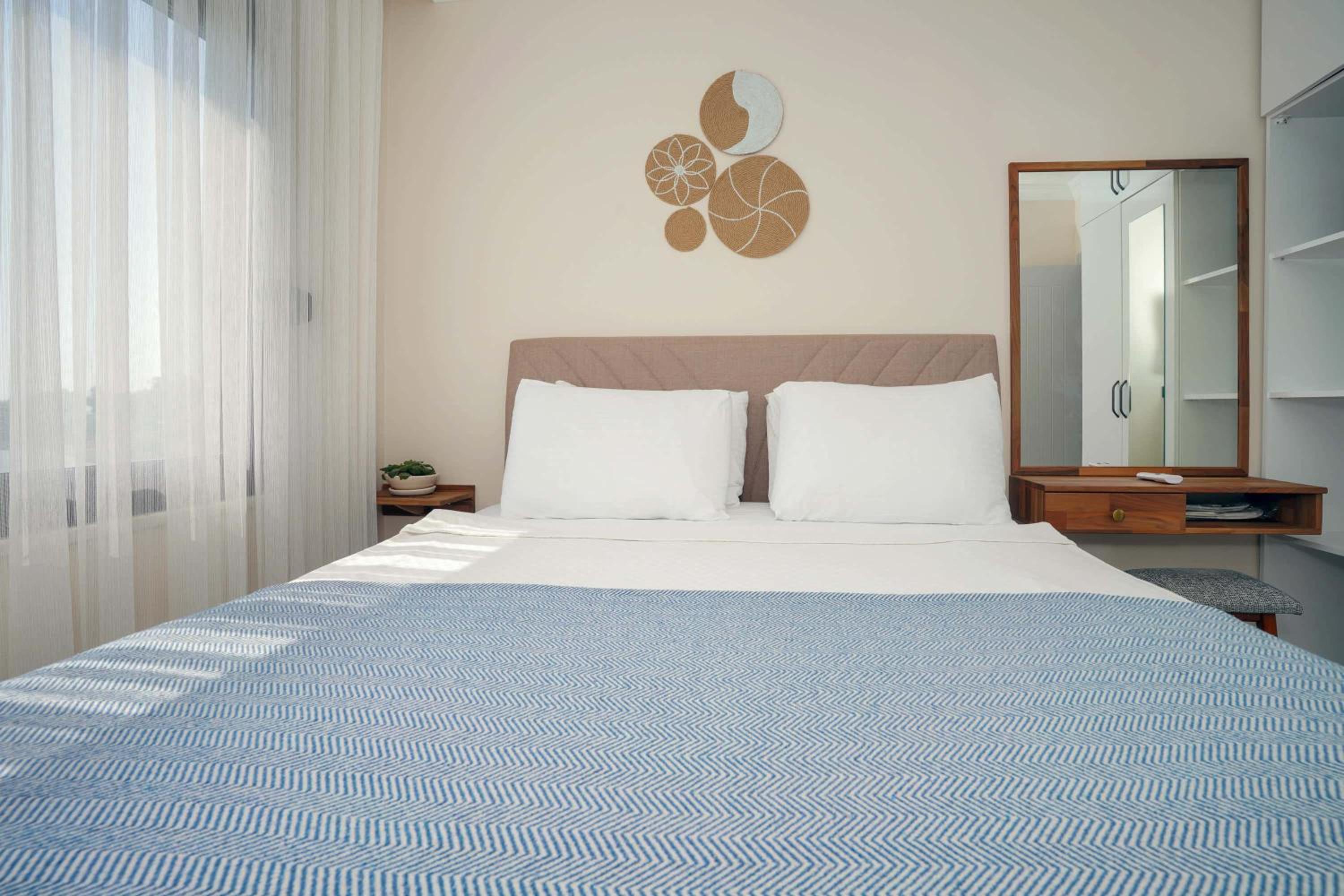Suite - Photo 17