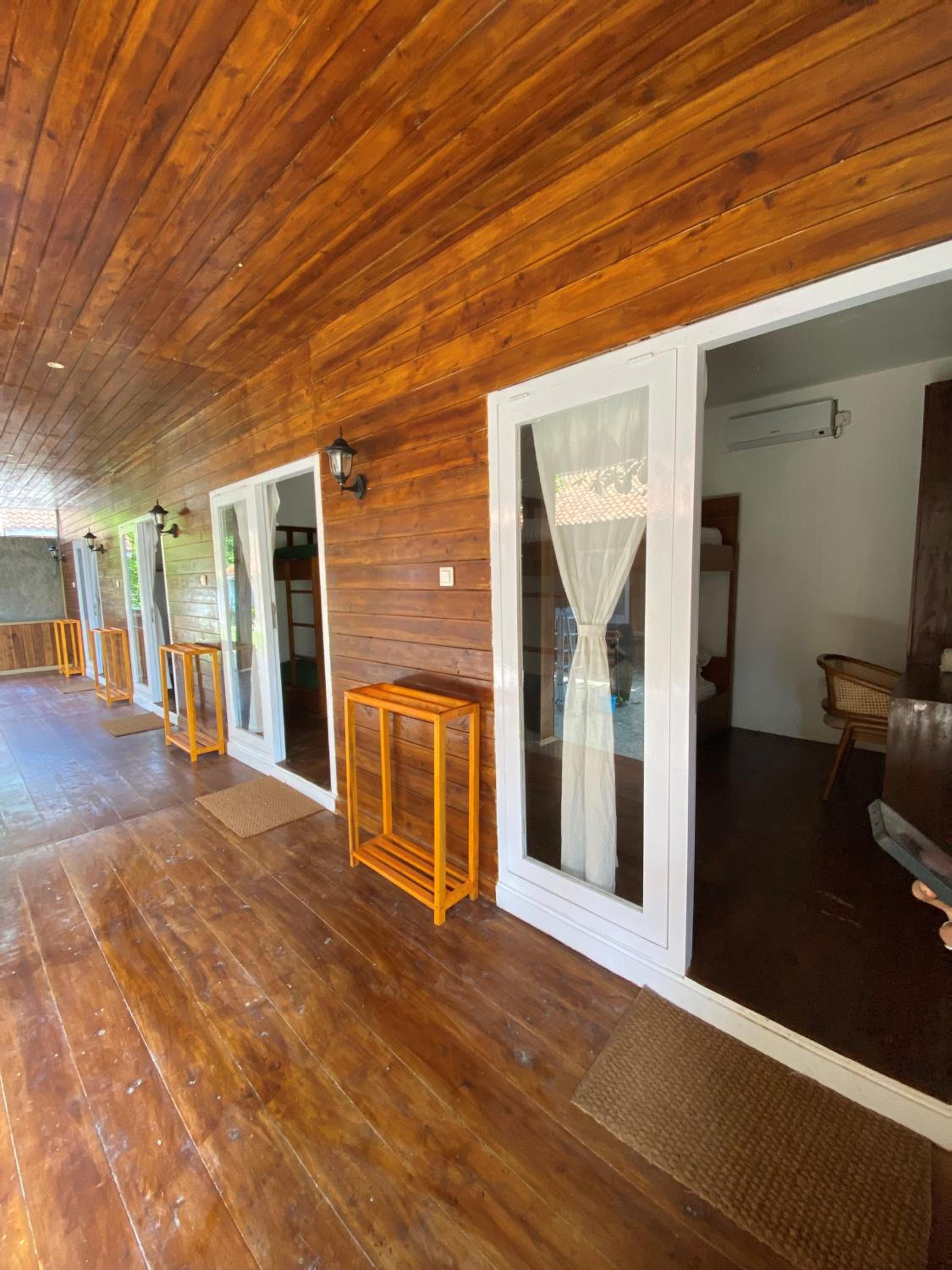 Standard Twin Room with Shared Bathroom photo 3