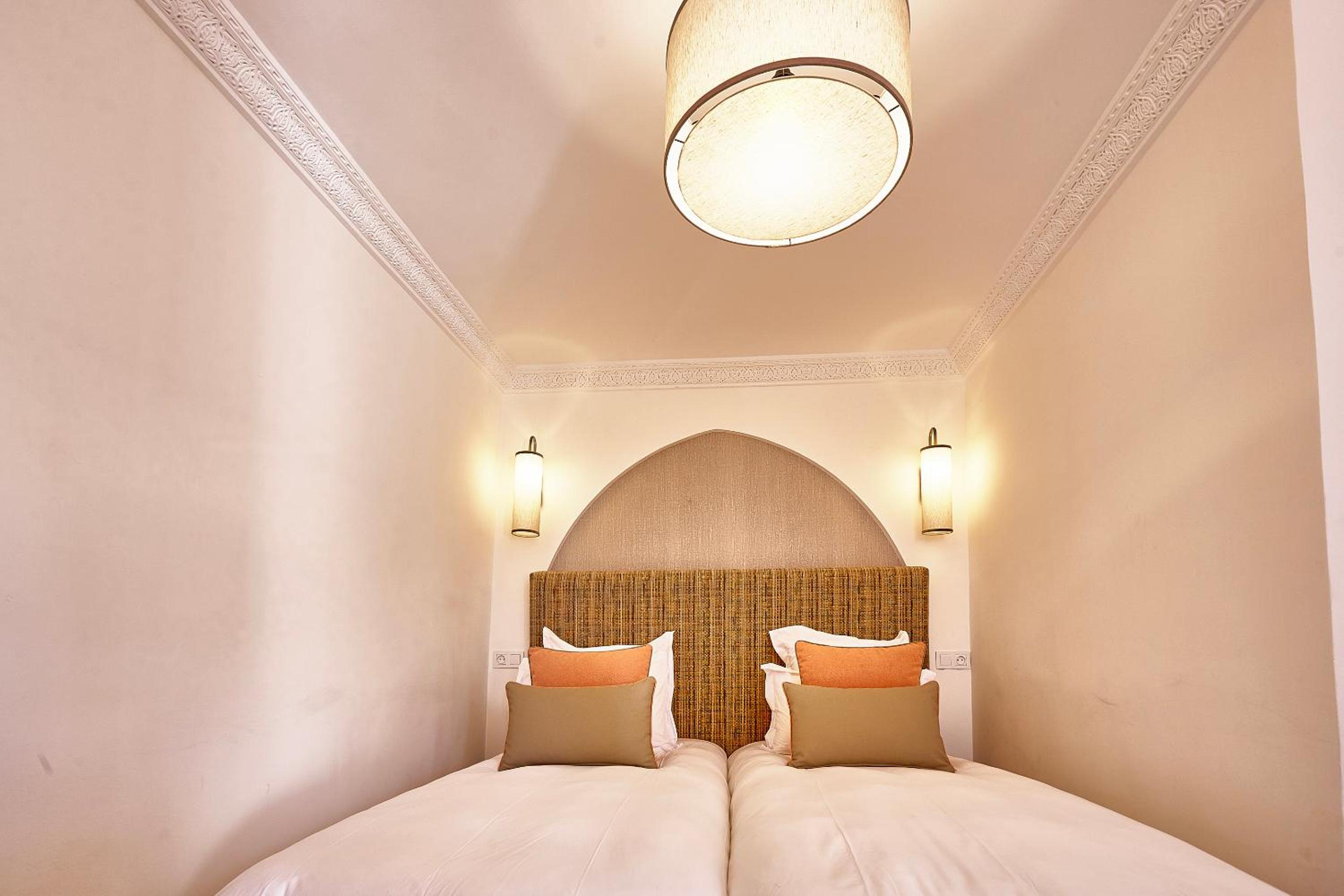 Standard Twin Room - Photo 1