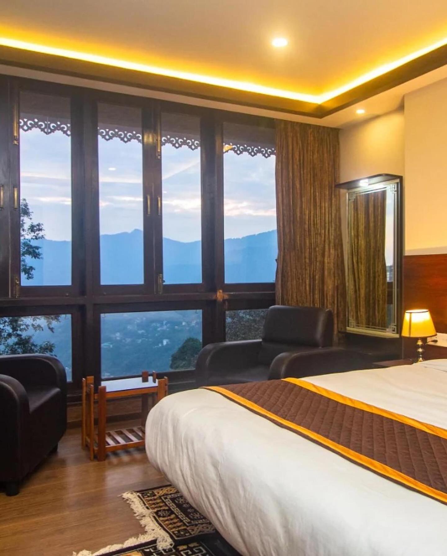 Triple Room with Mountain View