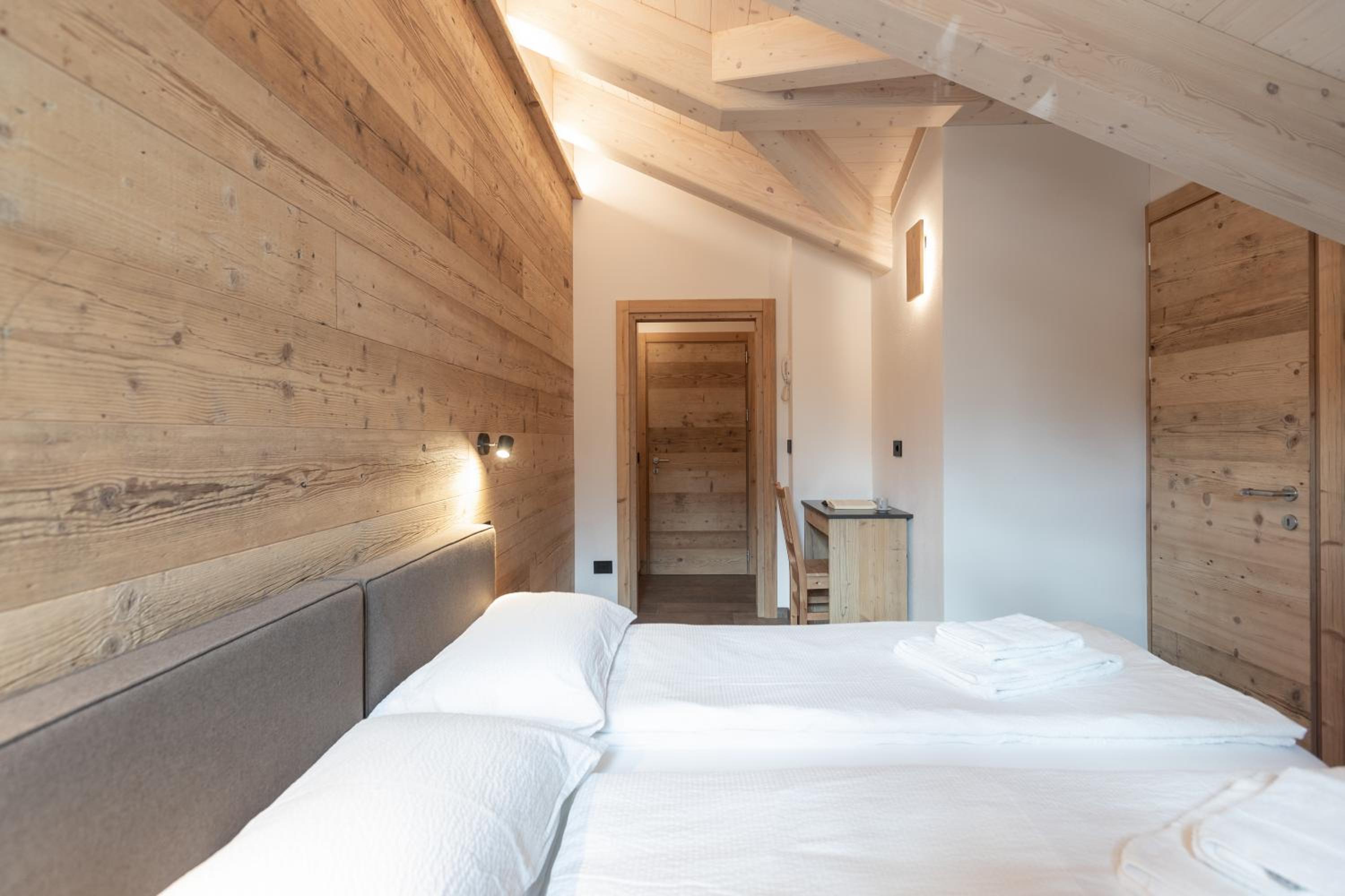 Double or Twin Room with Mountain View photo 1