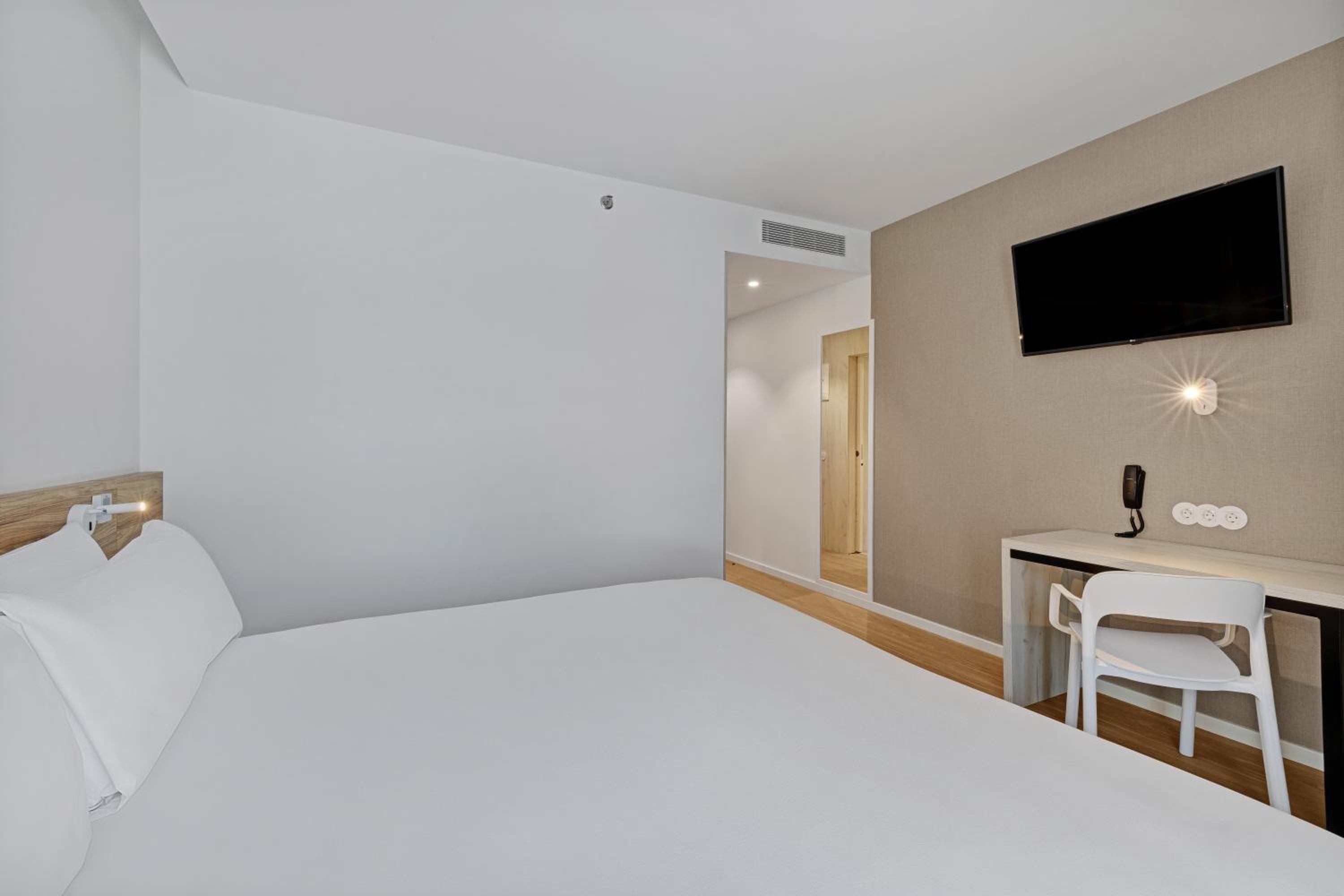 Deluxe Double Room - Photo 4