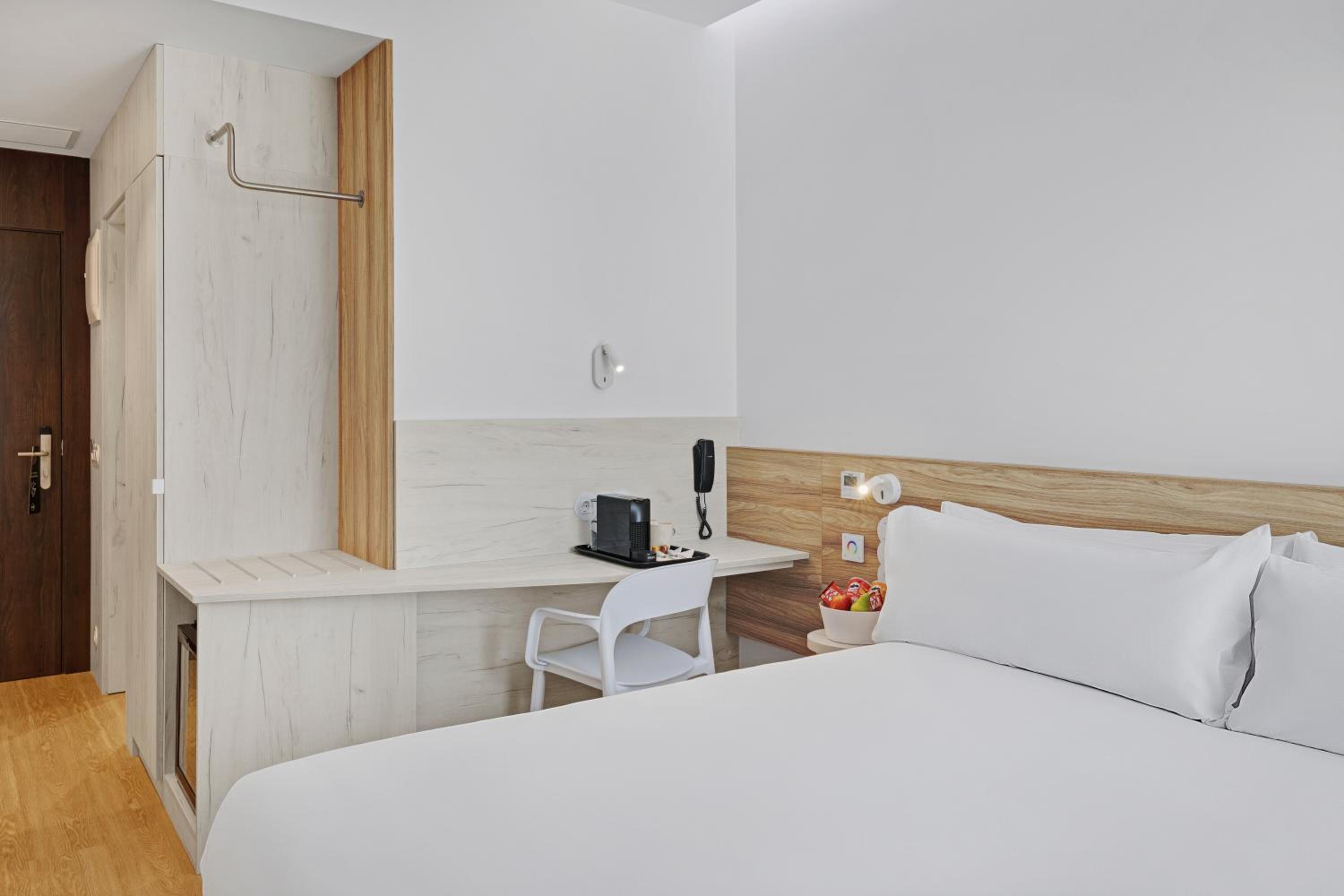 Deluxe Double Room - Photo 6