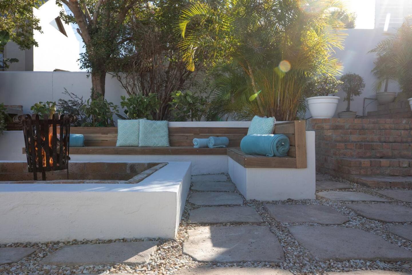 Villa photo 2