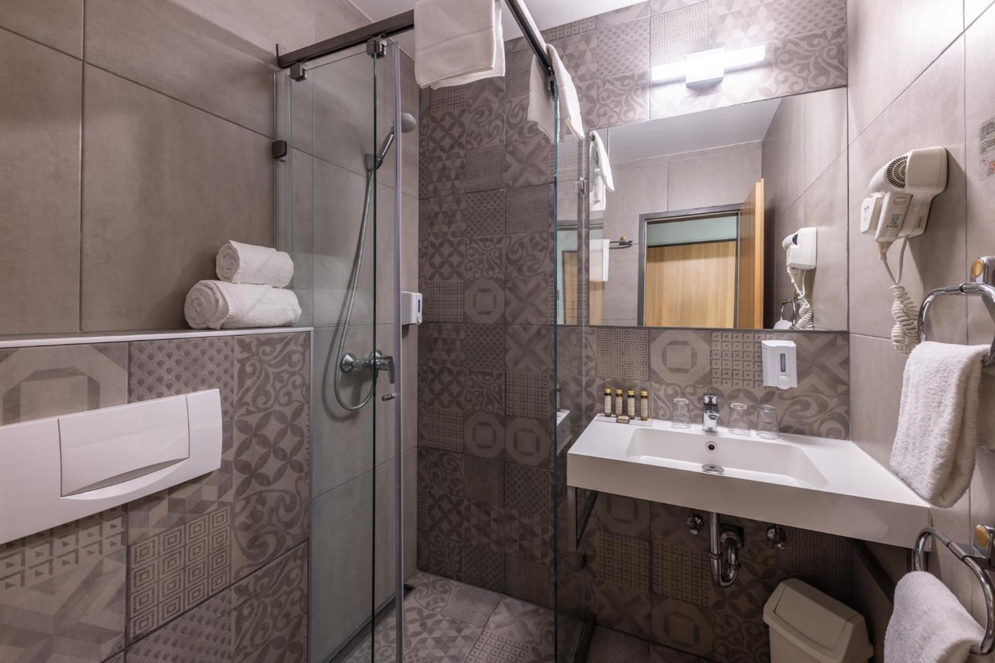 Triple Room with Shower - Photo 4