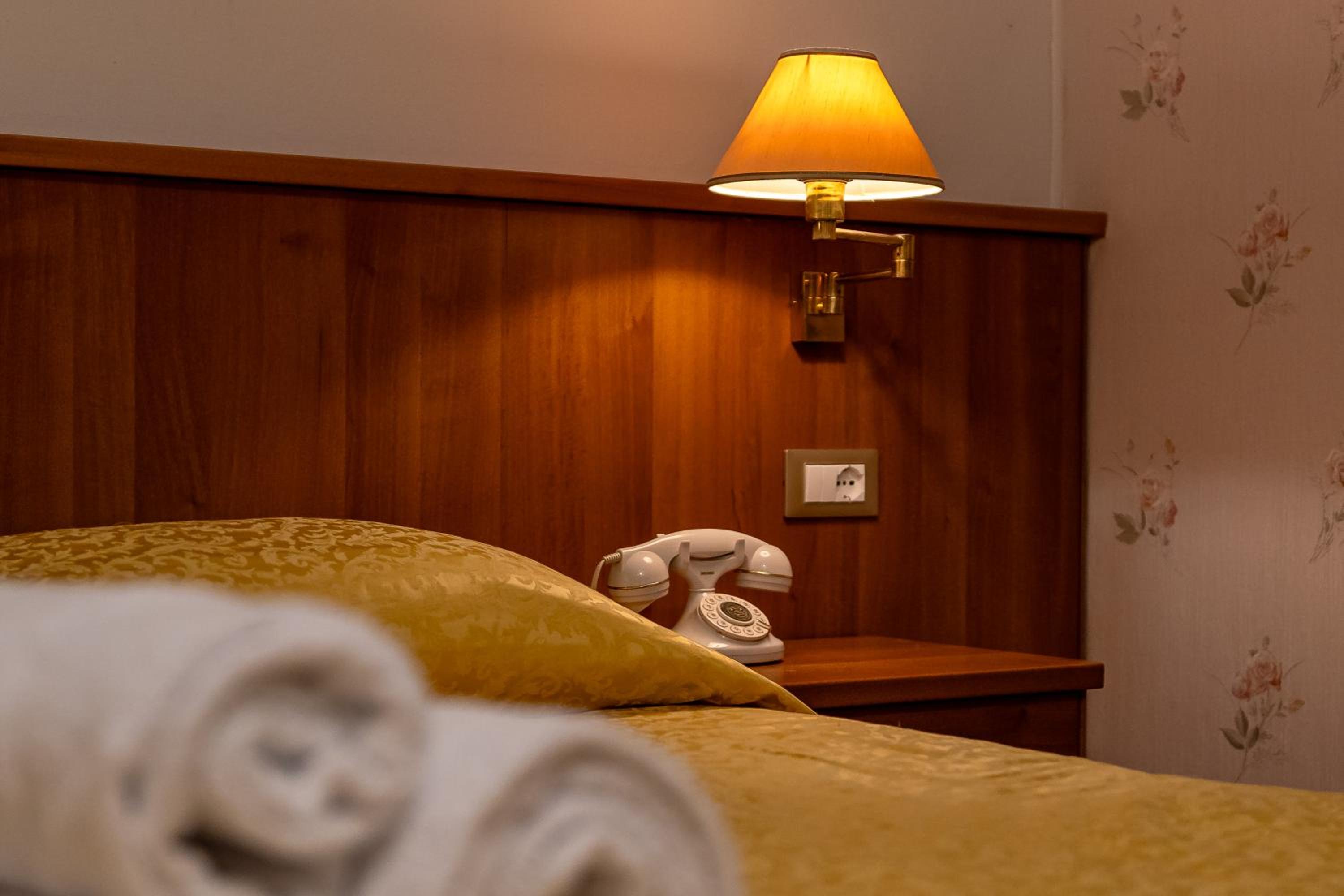 Double Room - Photo 3