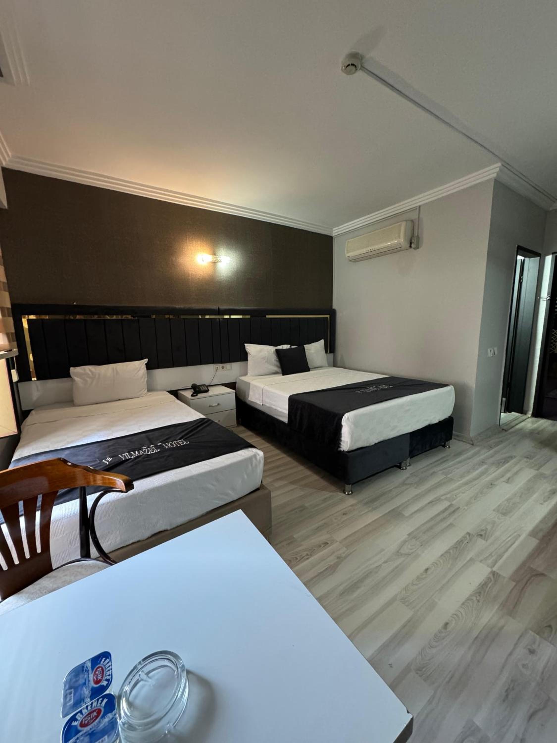 Standard Twin Room photo 2
