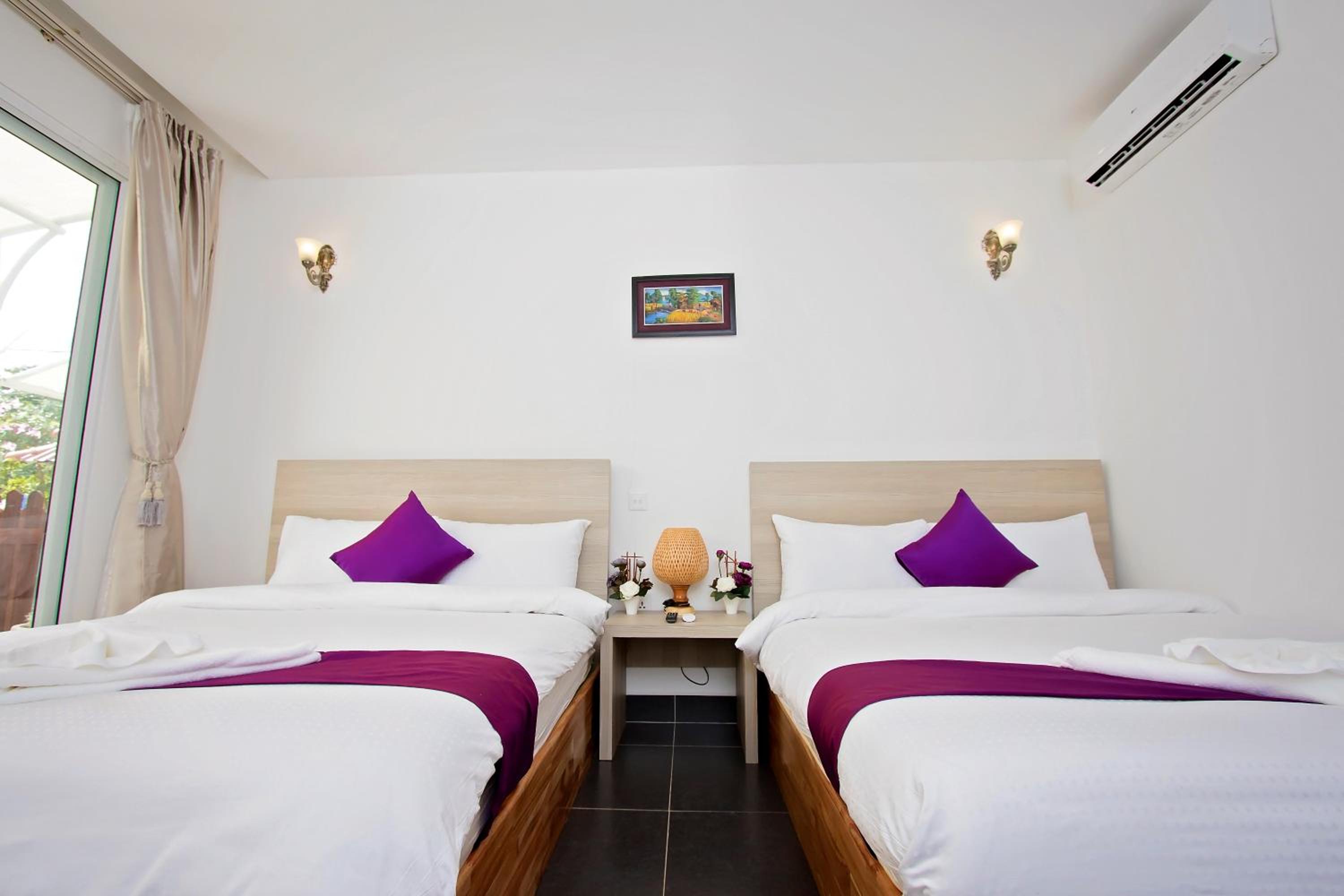 Bungalow Twin Bed with Garden View photo 1