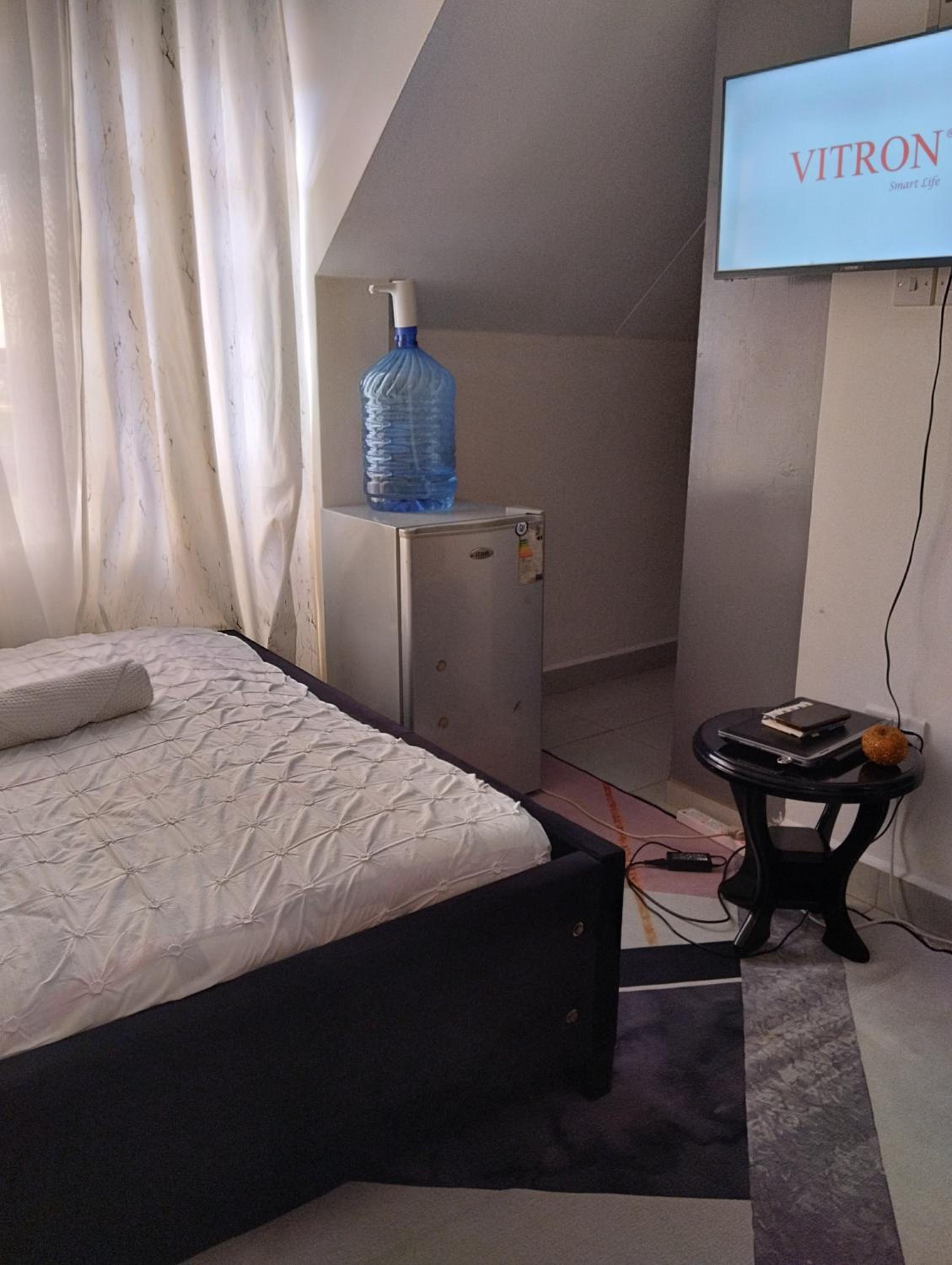 Studio Apartment With King Bed photo 3
