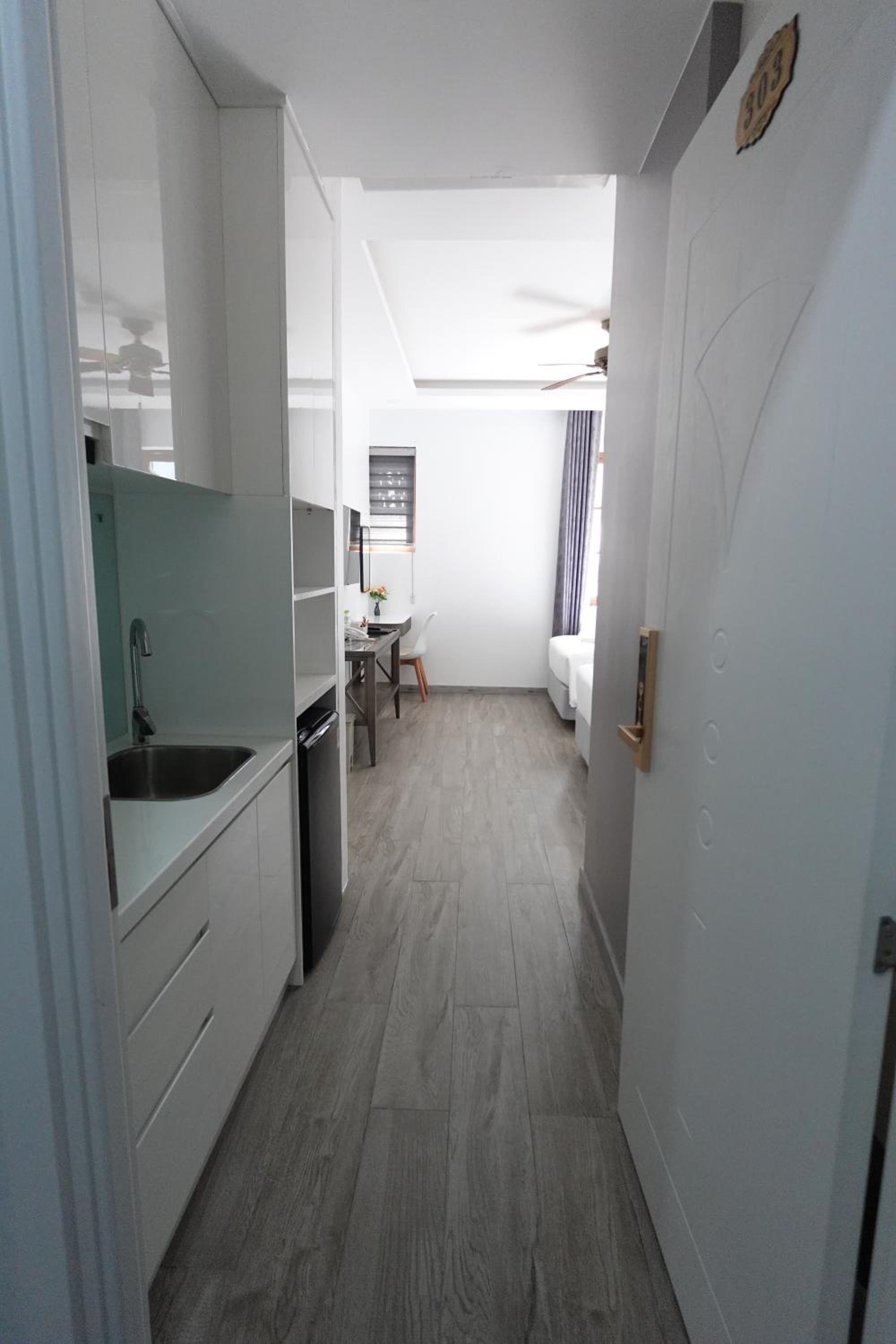 Deluxe Double Room with Side Sea View photo 1