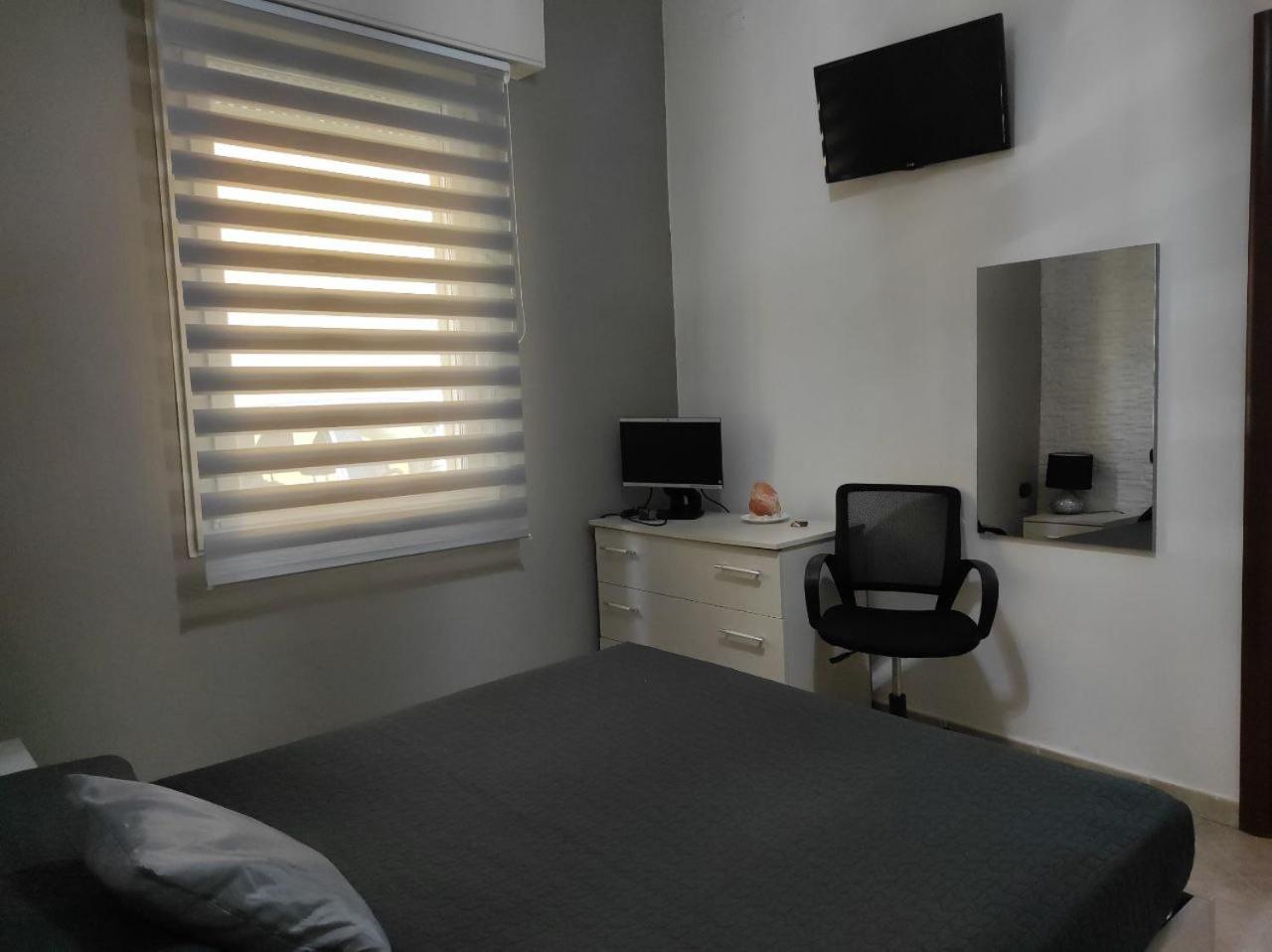Double Room with Shared Bathroom photo 3