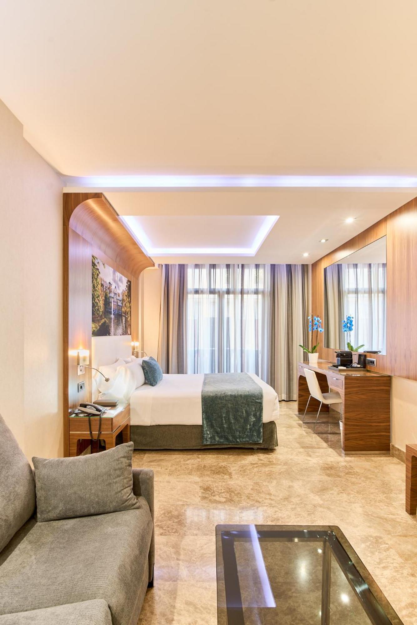 Double or Twin Room - Photo 1
