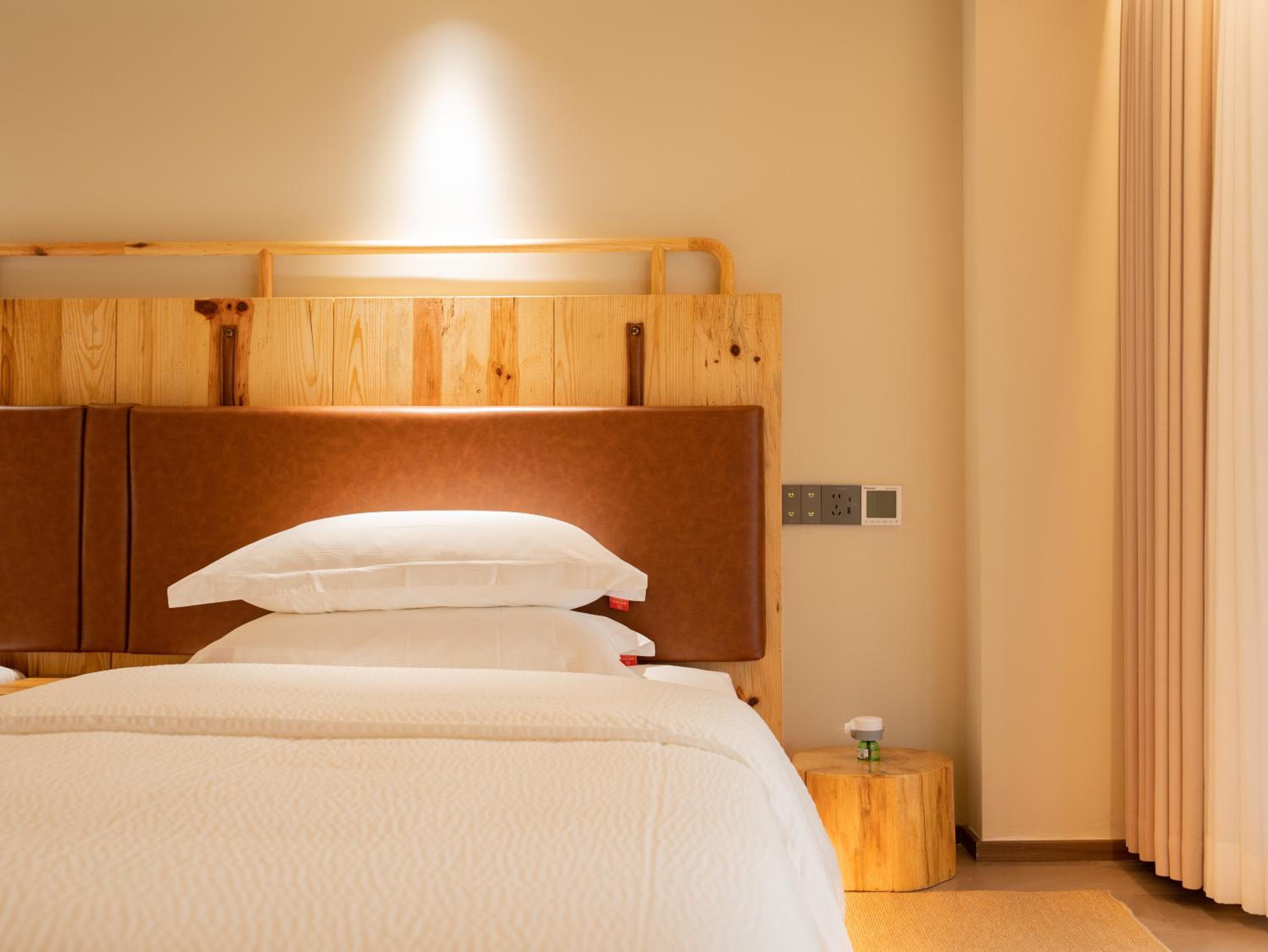 Deluxe Family Suite