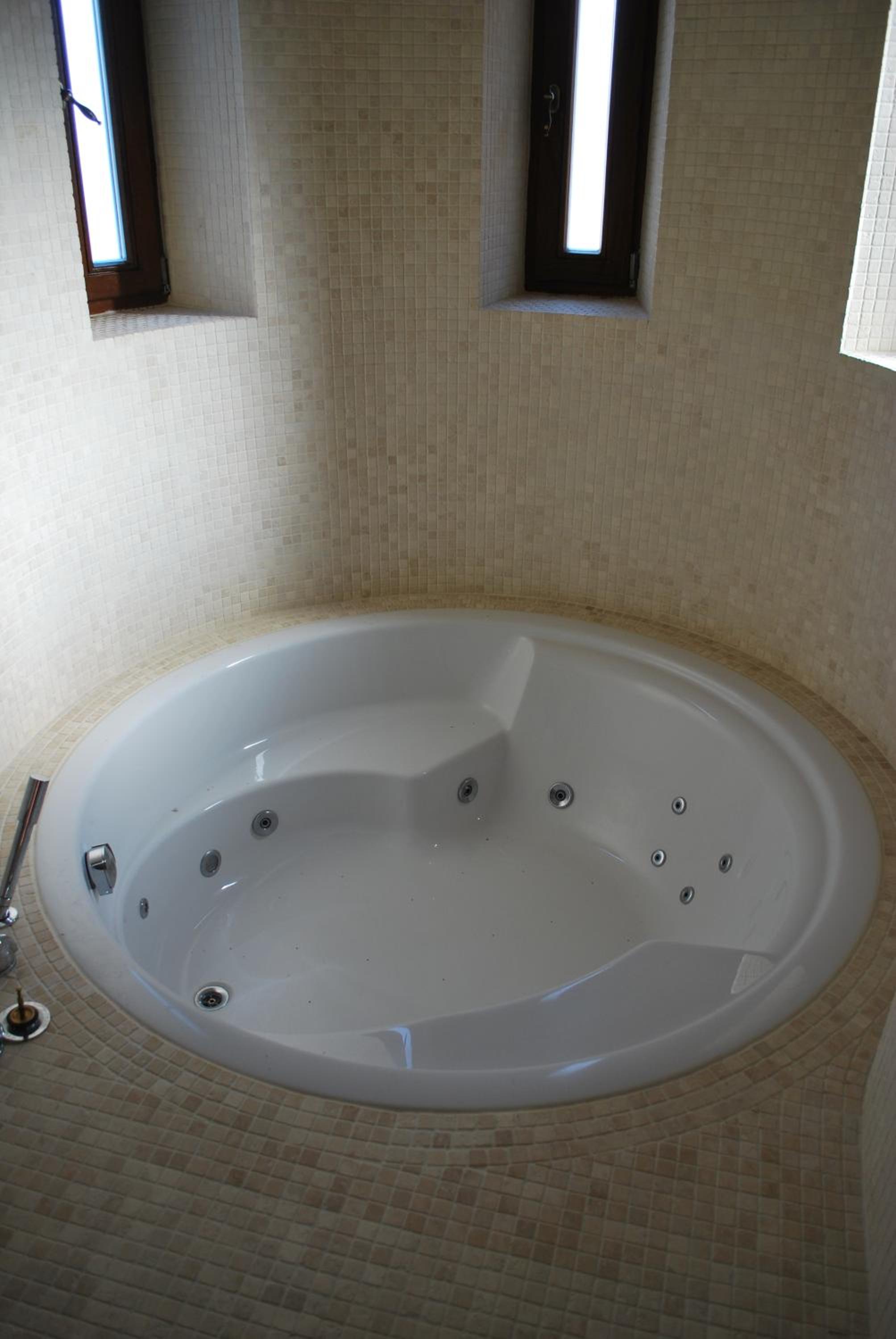 Double Room with Spa Bath photo 1