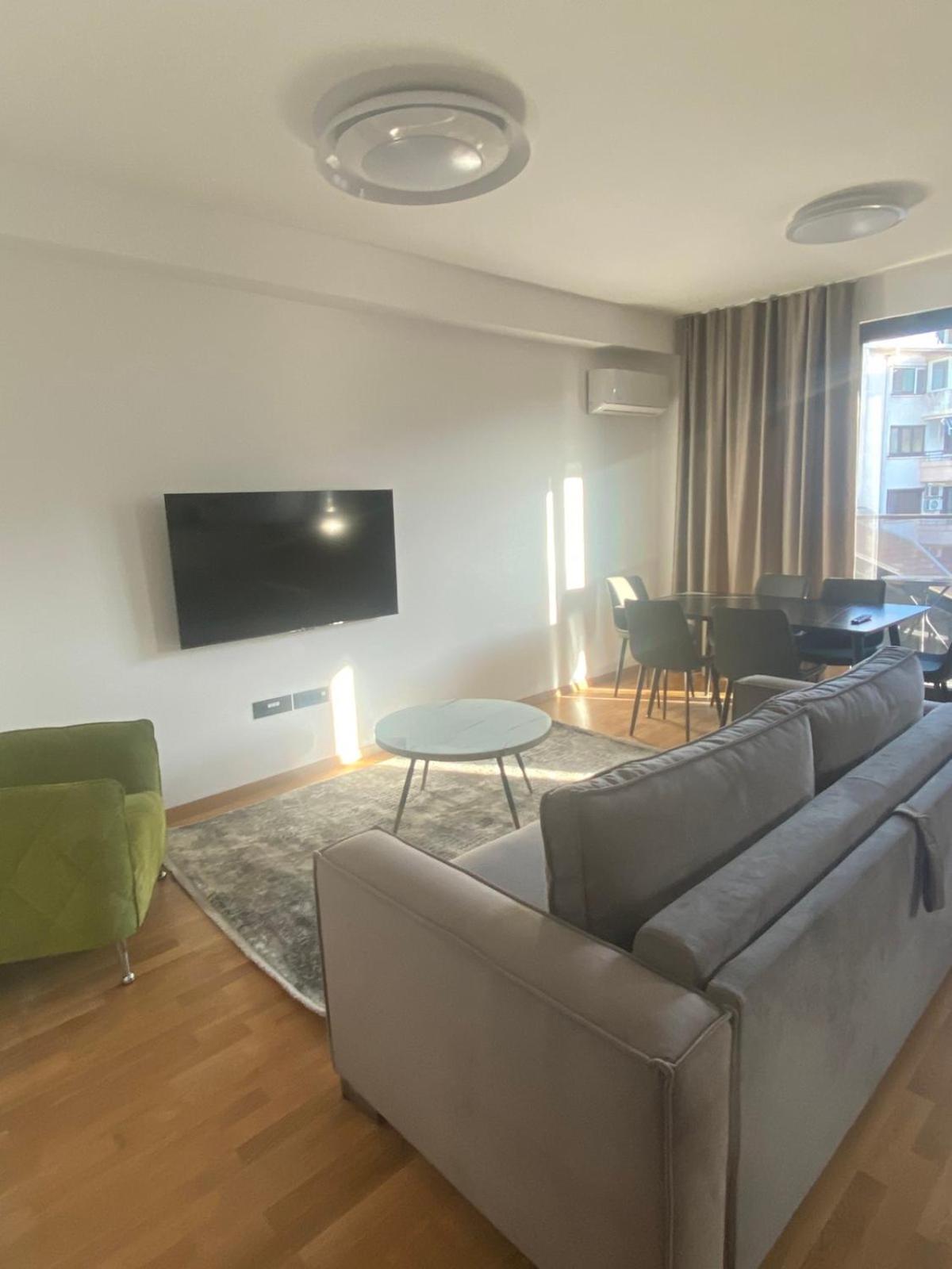 Three-Bedroom Apartment with Balcony