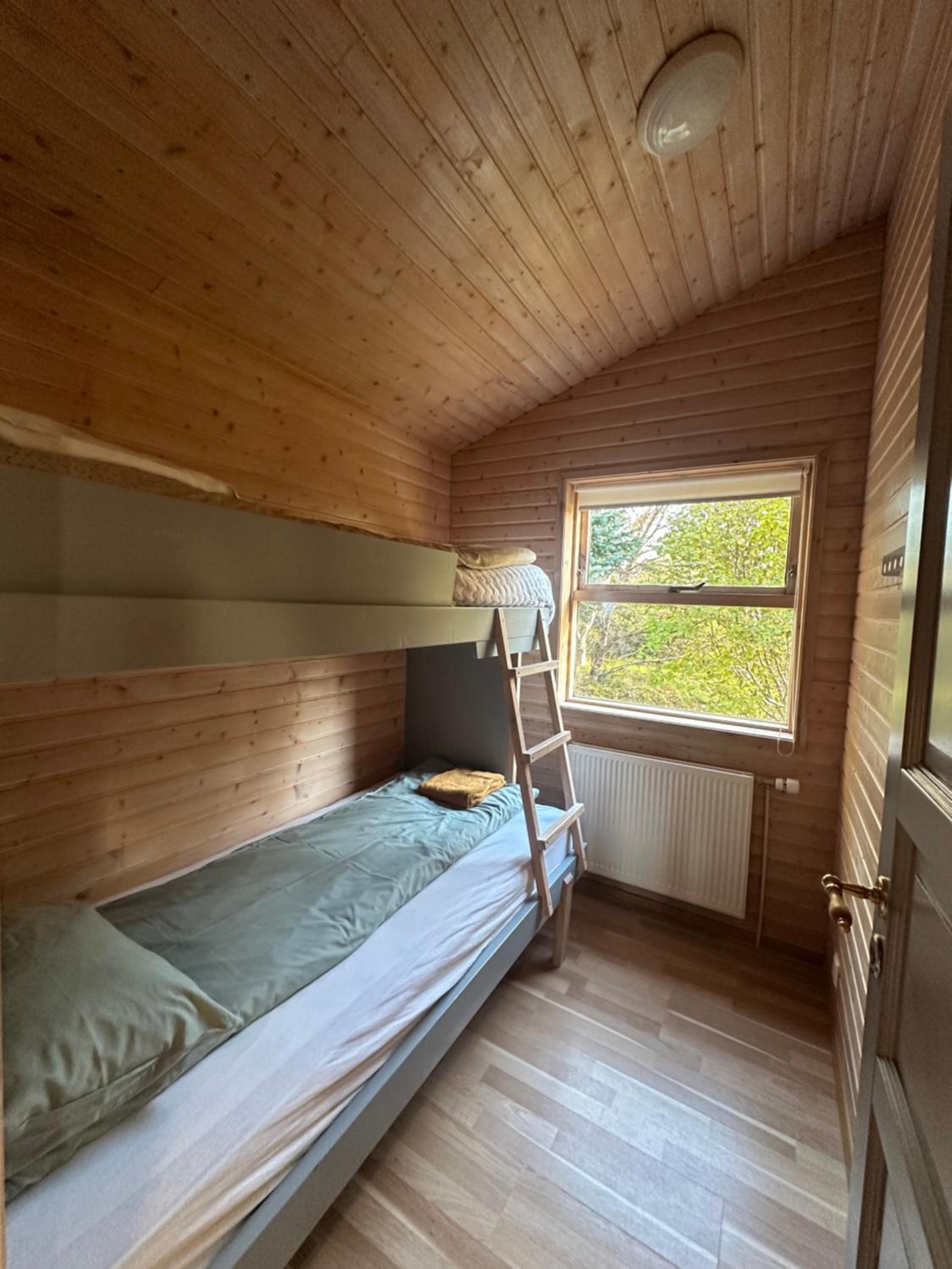 Three-Bedroom House photo 3