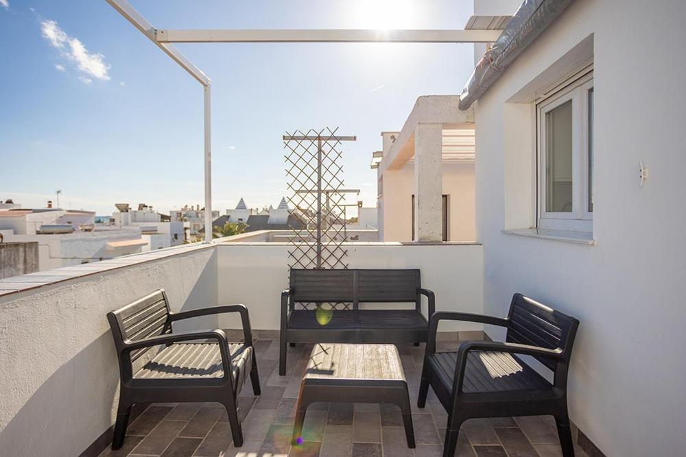 Deluxe One-Bedroom Apartment With City View photo 2
